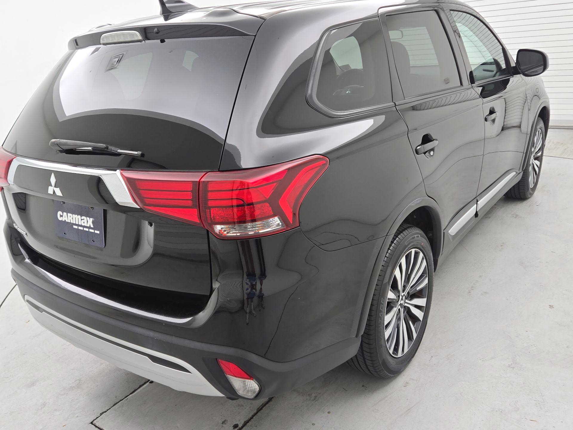 Thumbnail: 2020 Mitsubishi Outlander - 5