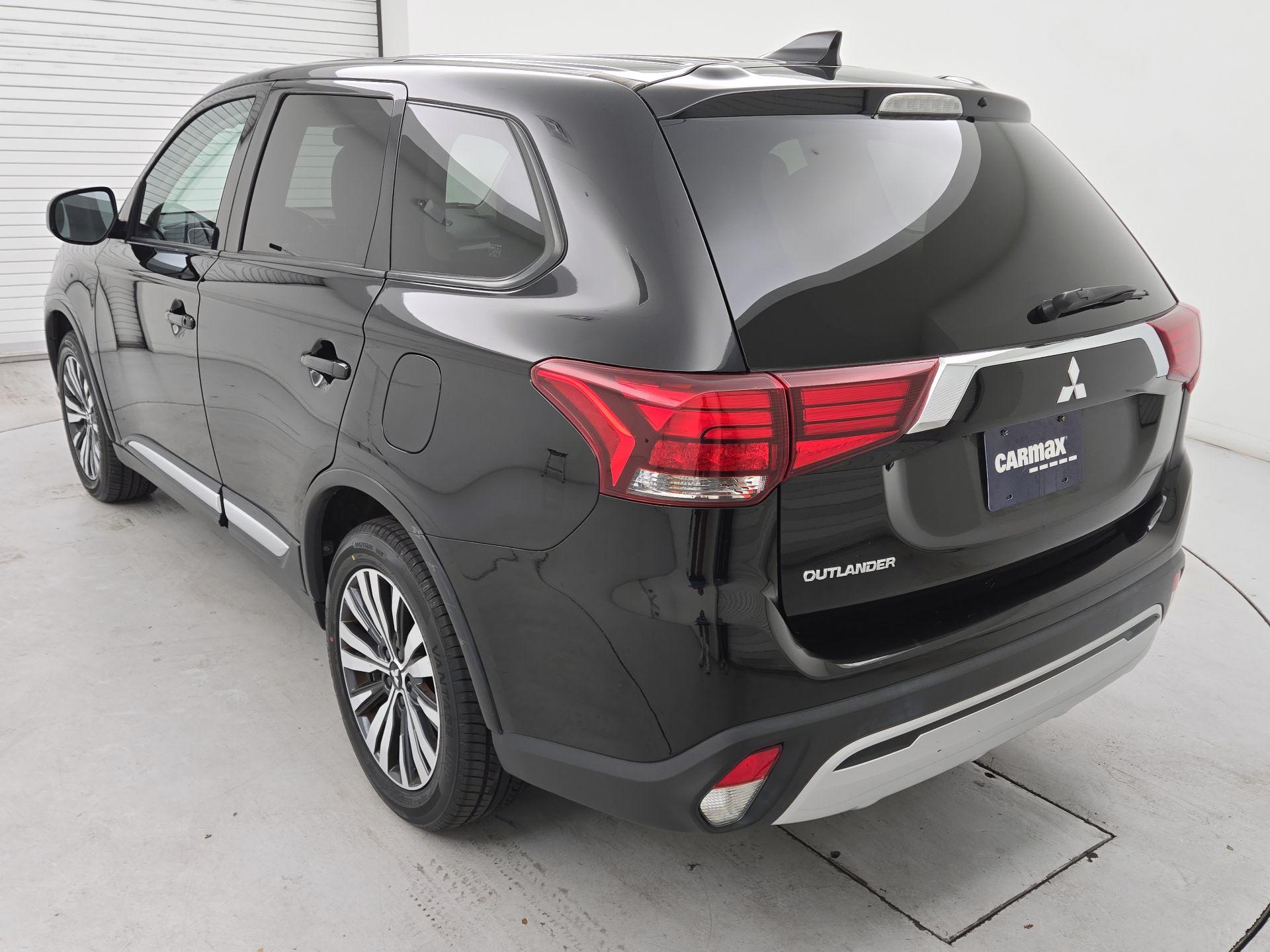 Thumbnail: 2020 Mitsubishi Outlander - 7