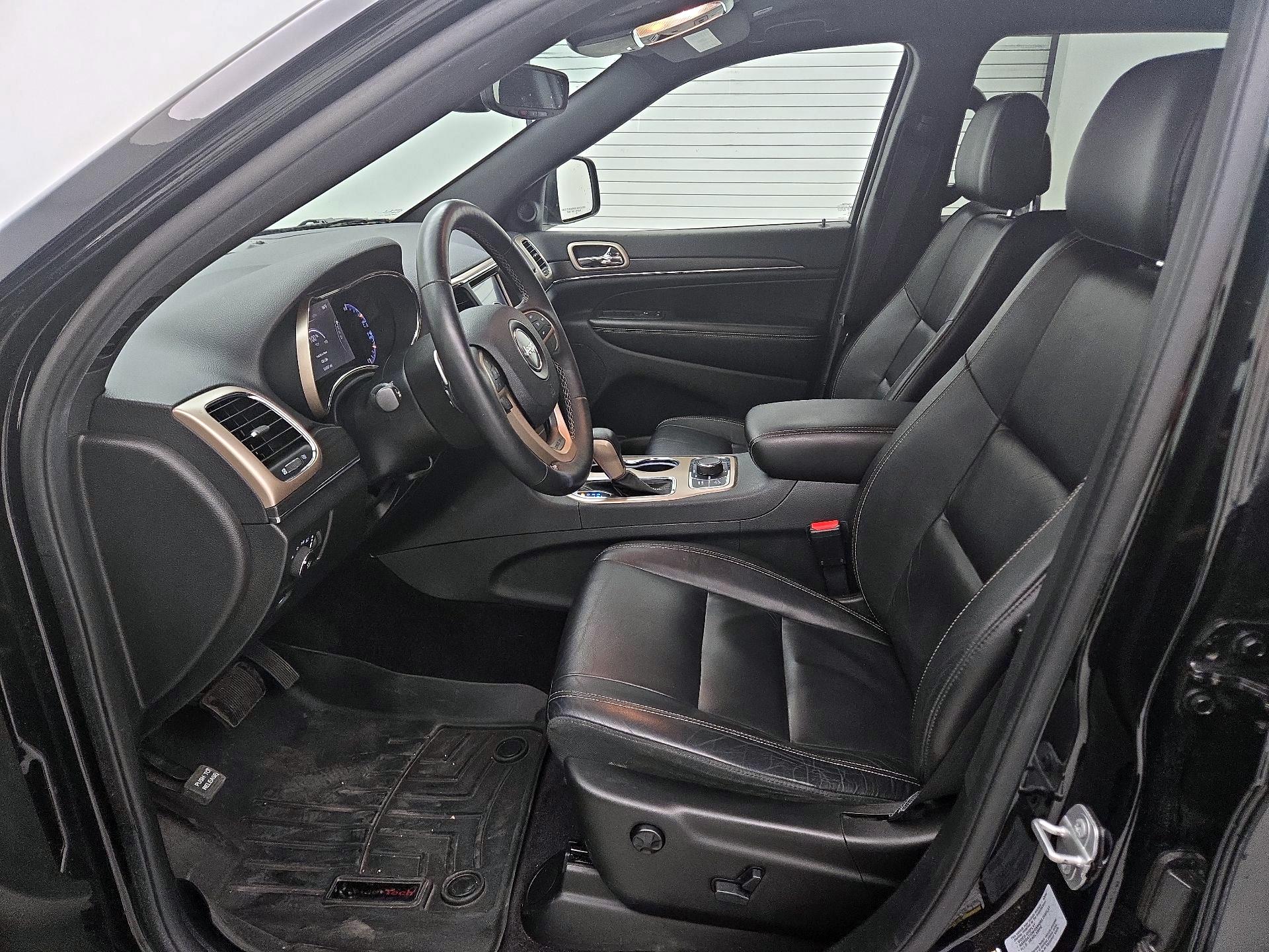 Thumbnail: 2017 Jeep Grand Cherokee - 11