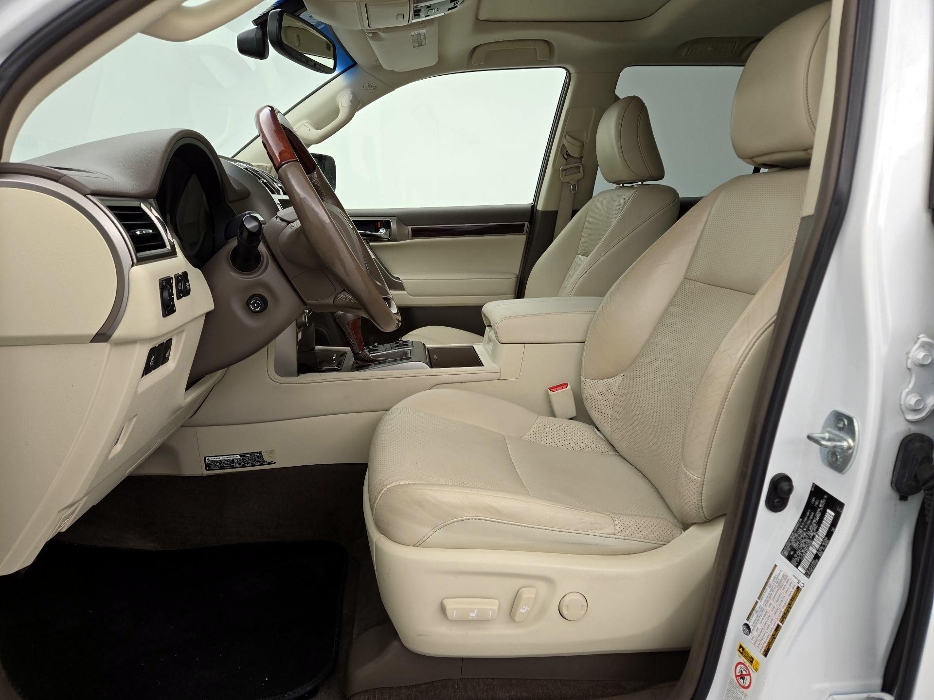 Thumbnail: 2016 Lexus GX - 9