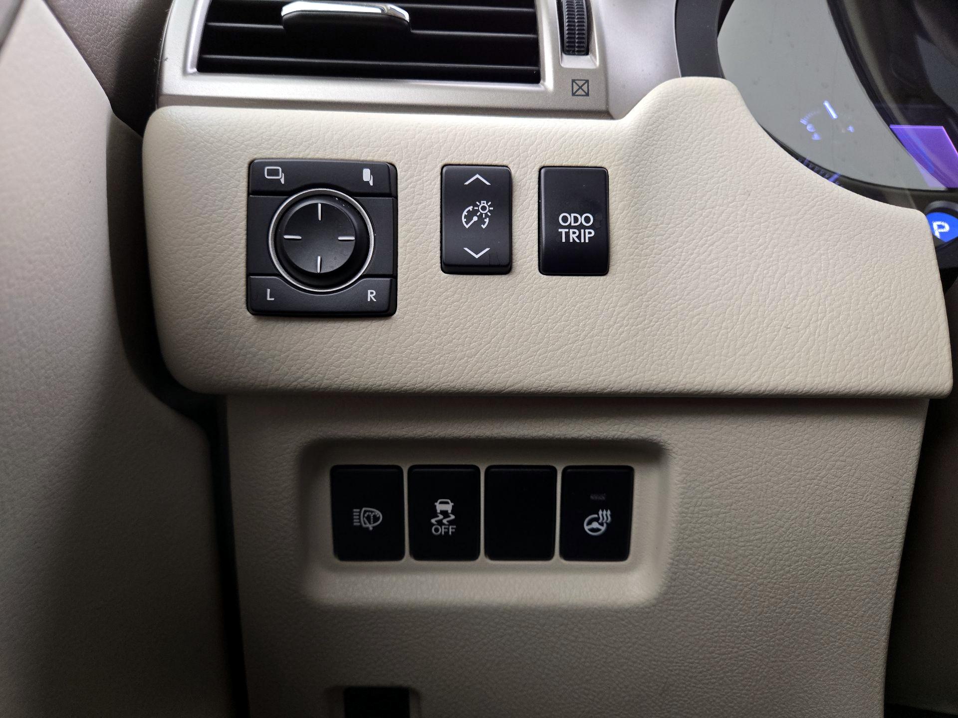 Thumbnail: 2016 Lexus GX - 11