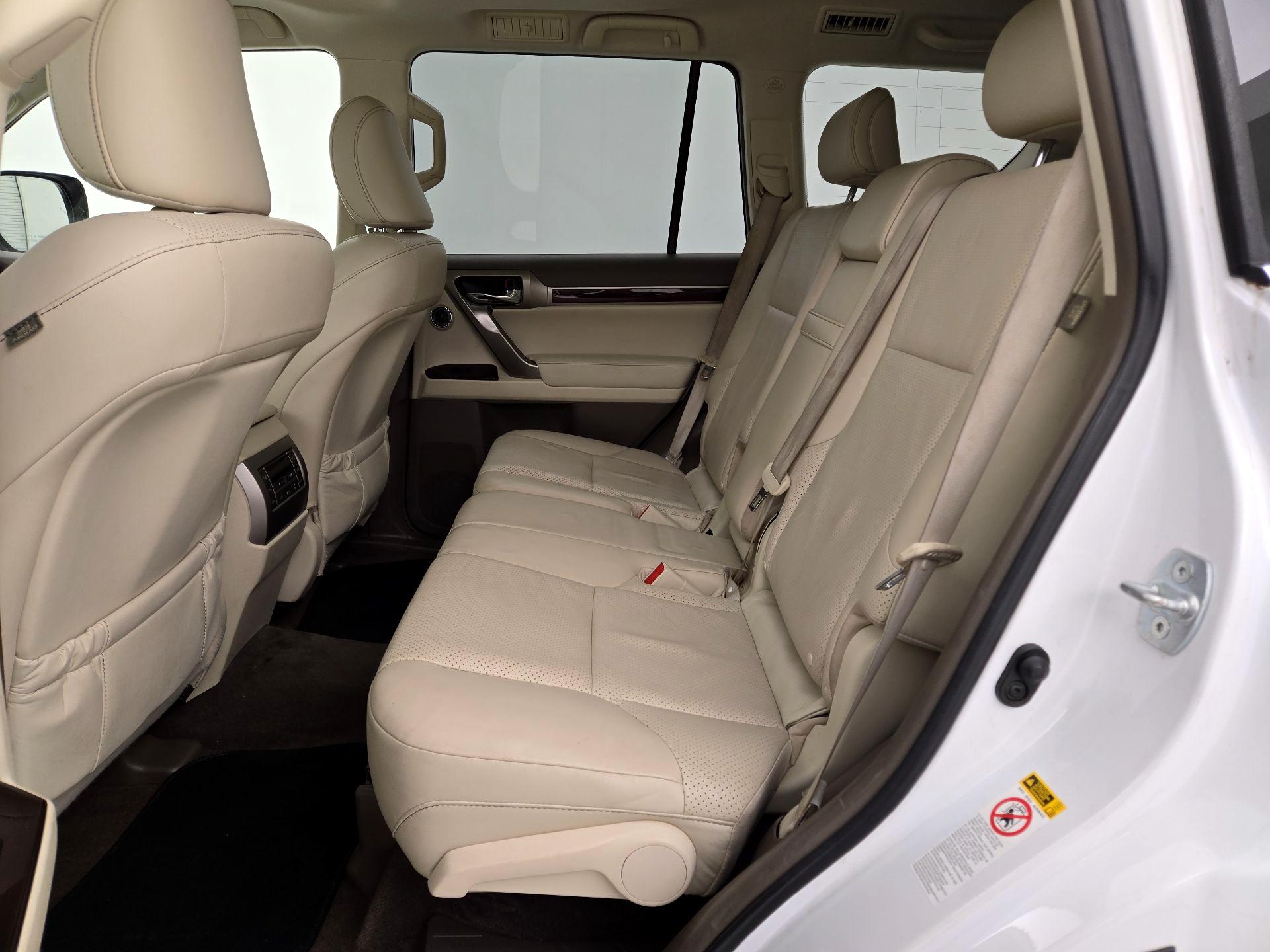 Thumbnail: 2016 Lexus GX - 18