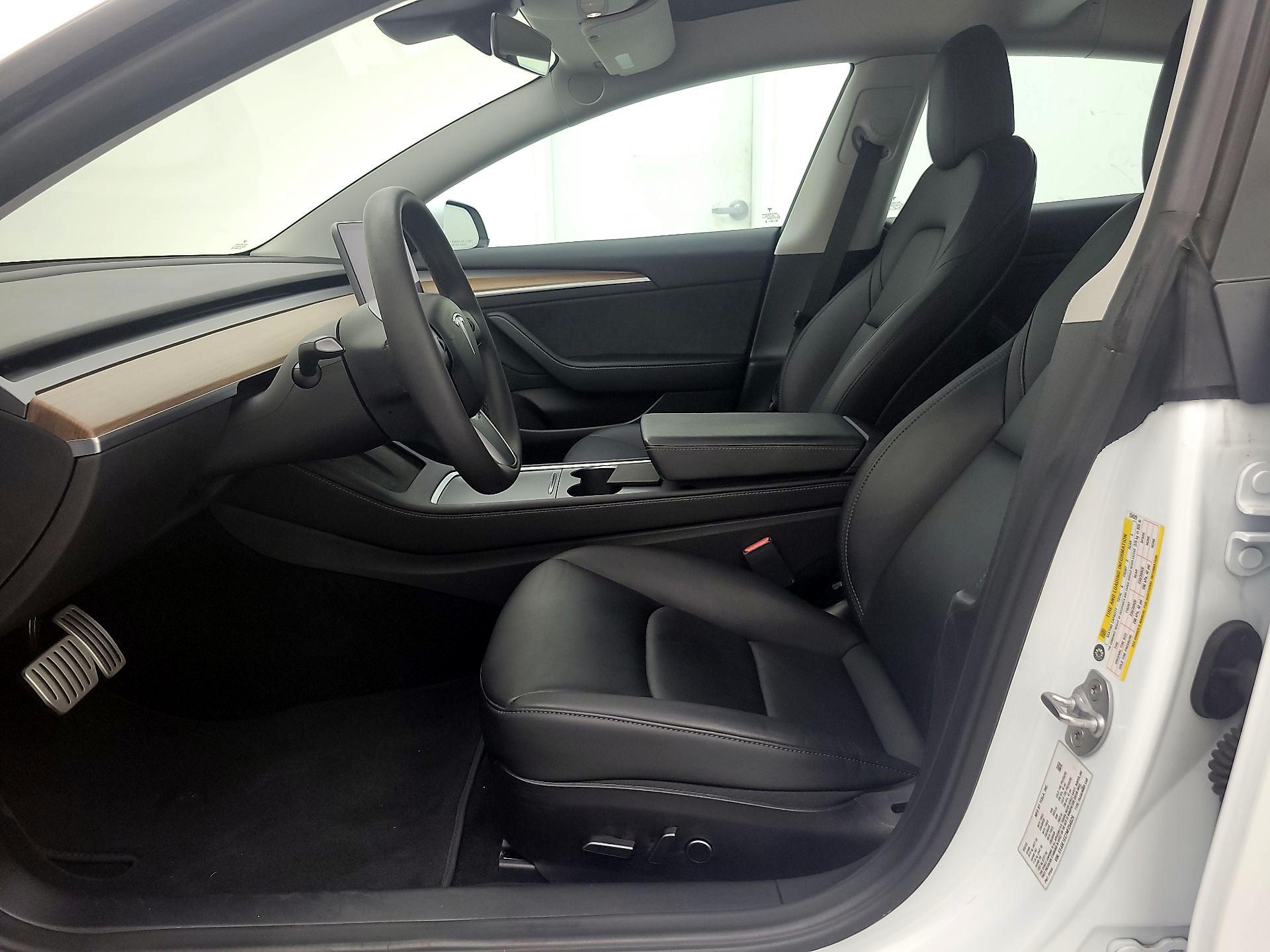 Thumbnail: 2022 Tesla Model 3 - 11