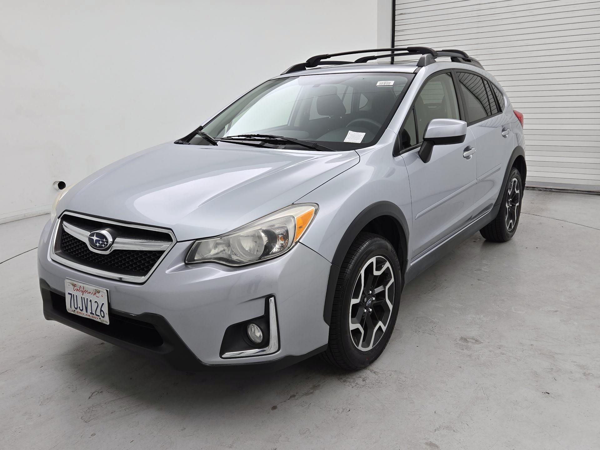 Thumbnail: 2017 Subaru Crosstrek - 3