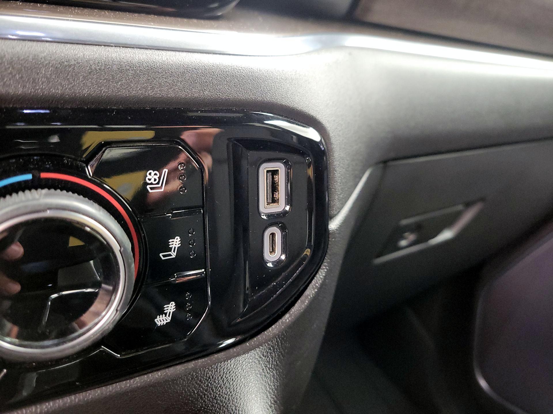 Thumbnail: 2022 Chevrolet Silverado 1500 - 18