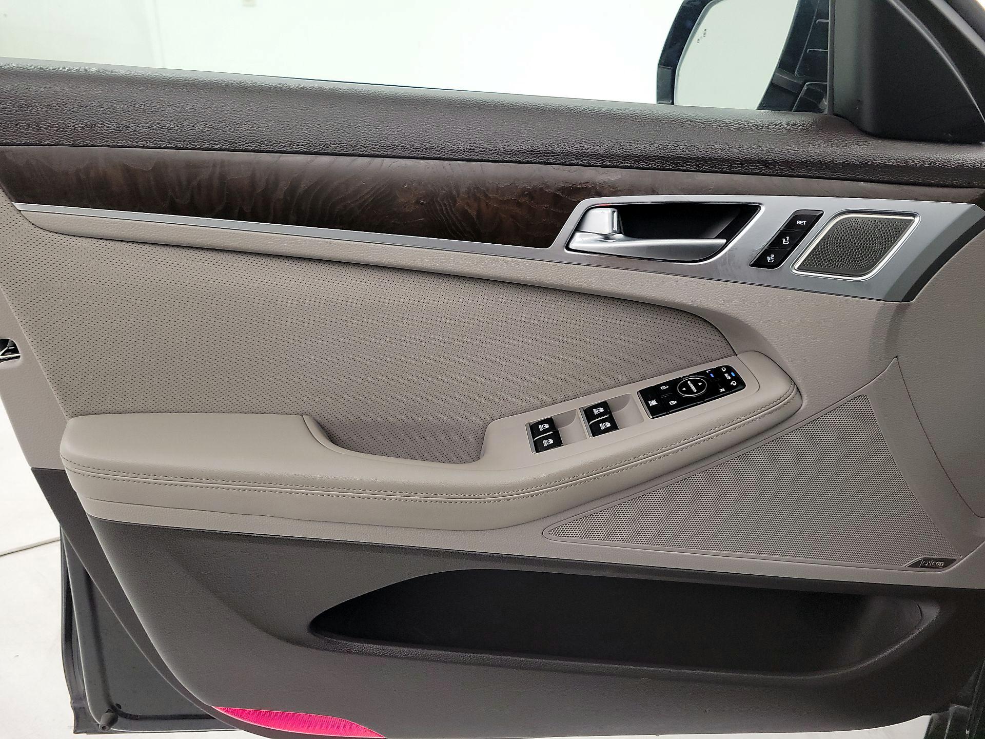 Thumbnail: 2019 Genesis G80 - 12