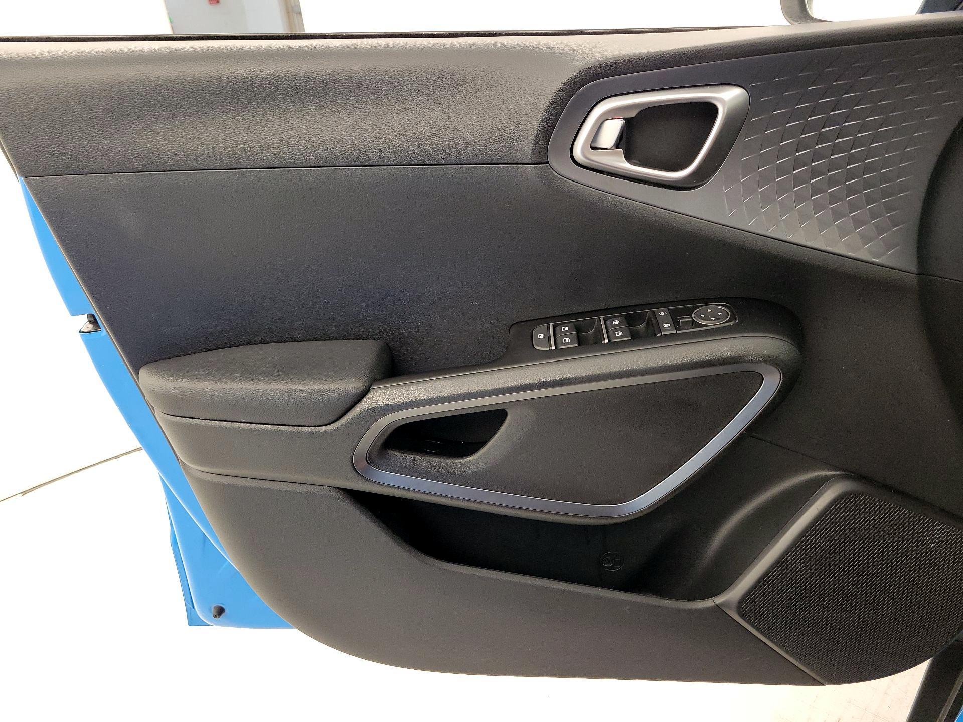 Thumbnail: 2023 Kia Soul - 12