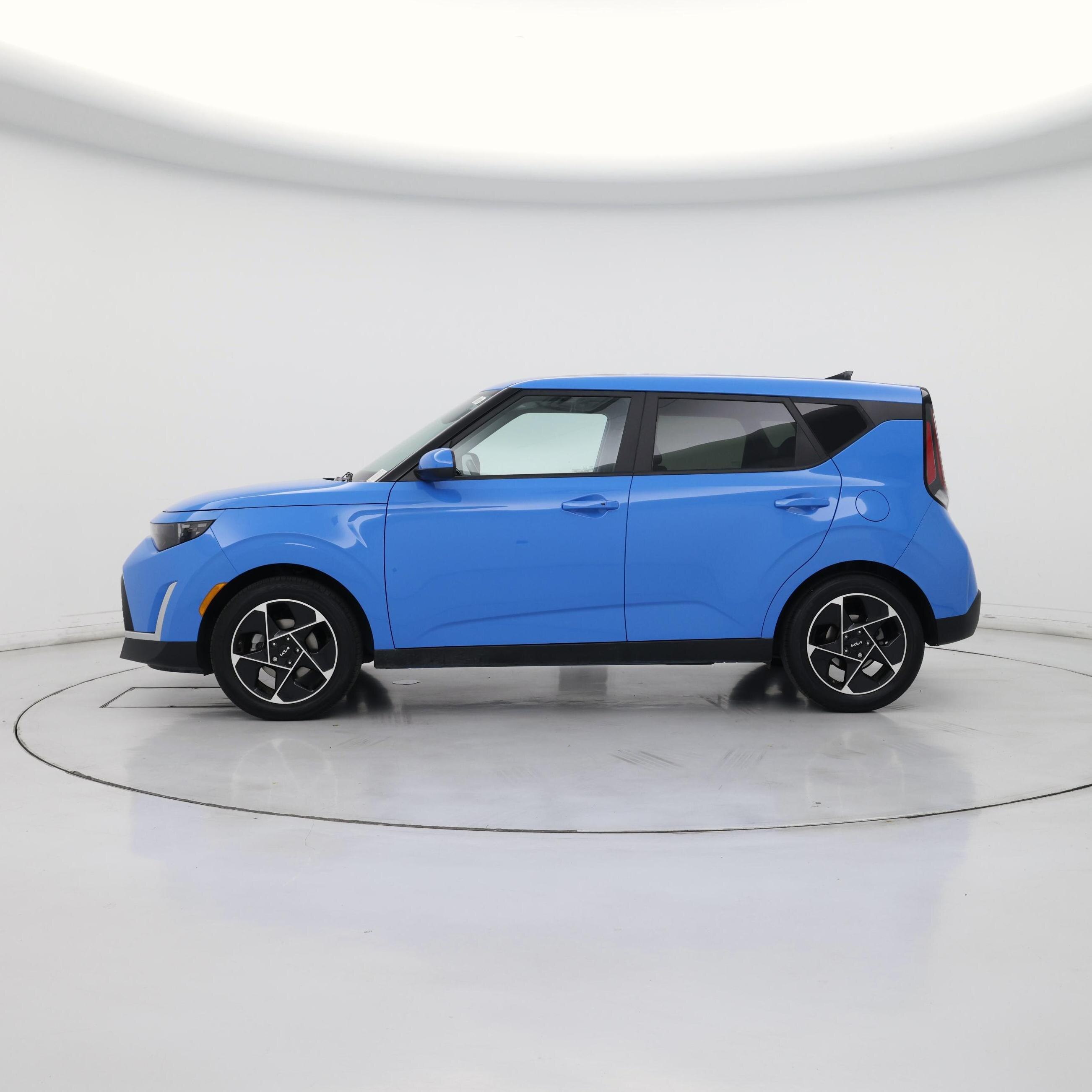 Thumbnail: 2023 Kia Soul - 3