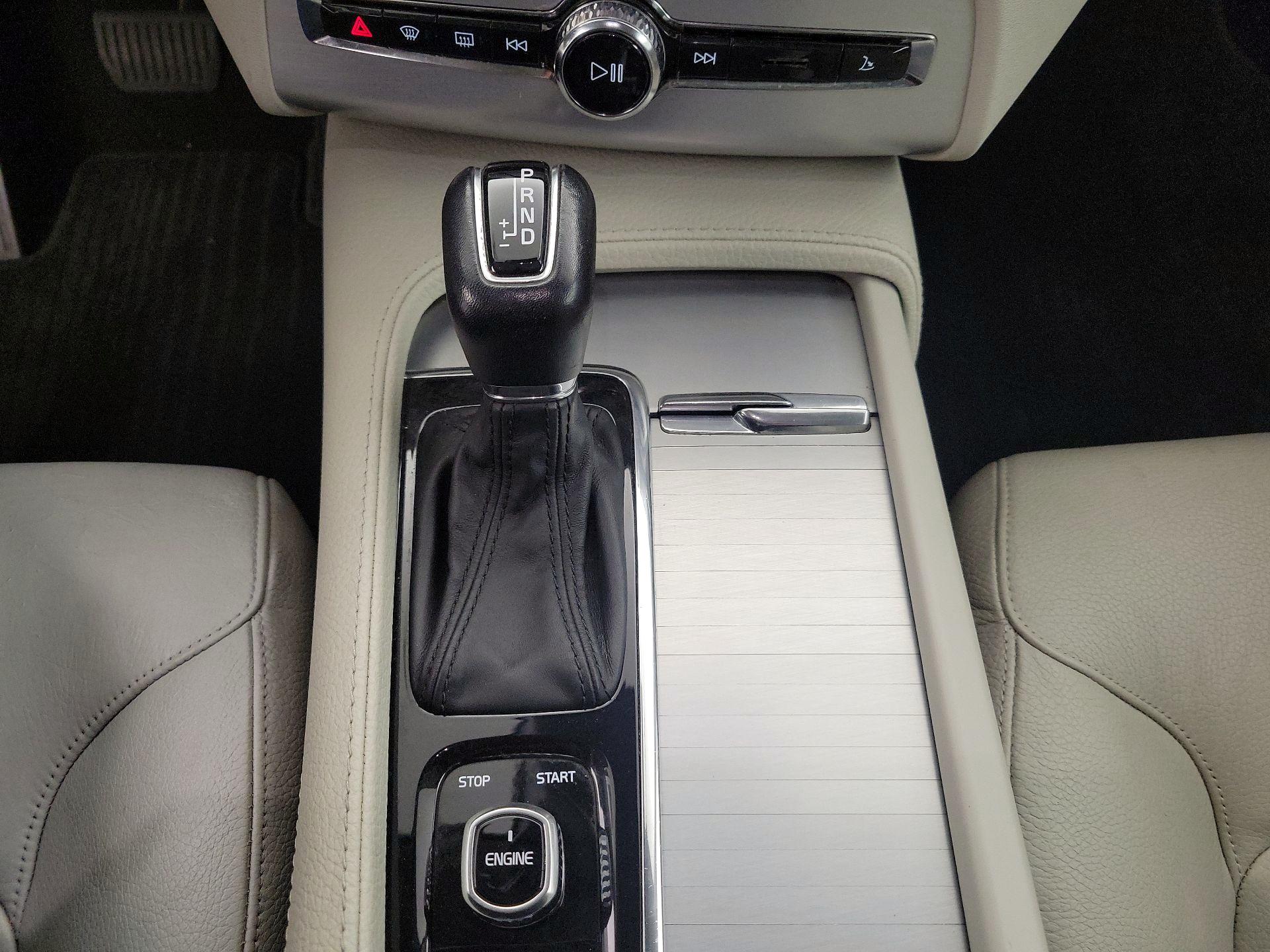 Thumbnail: 2017 Volvo XC90 - 15