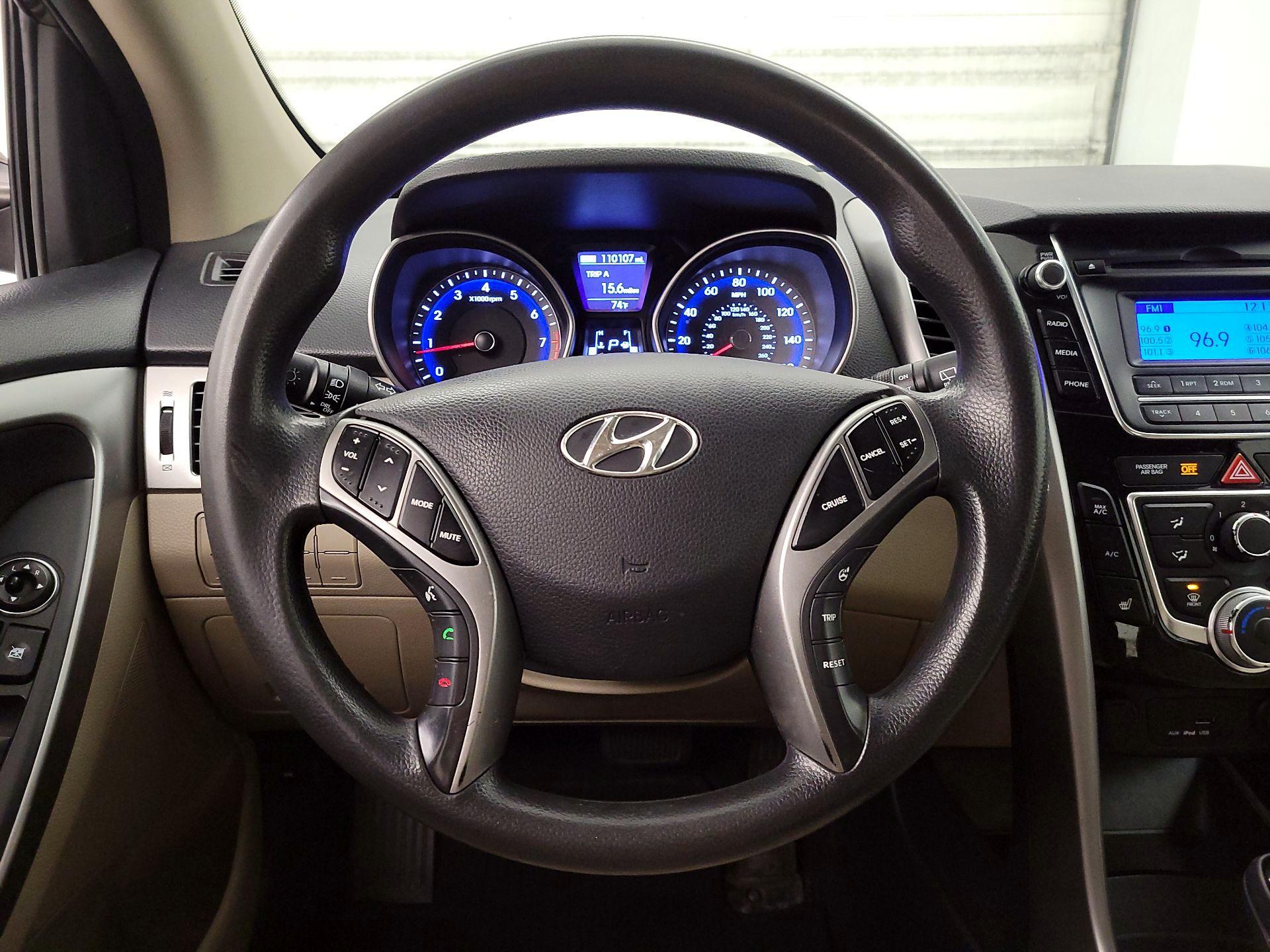 Thumbnail: 2013 Hyundai Elantra - 10