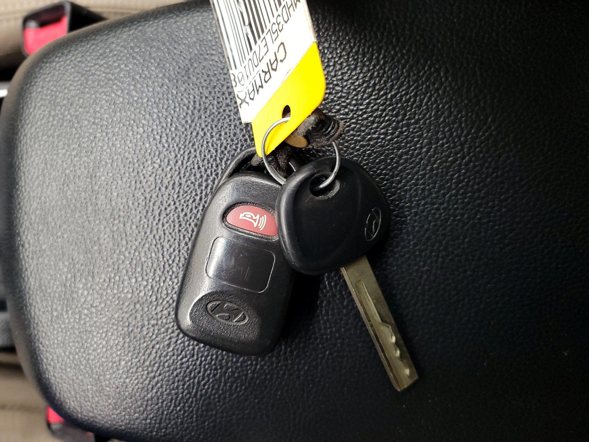 Thumbnail: 2013 Hyundai Elantra - 20