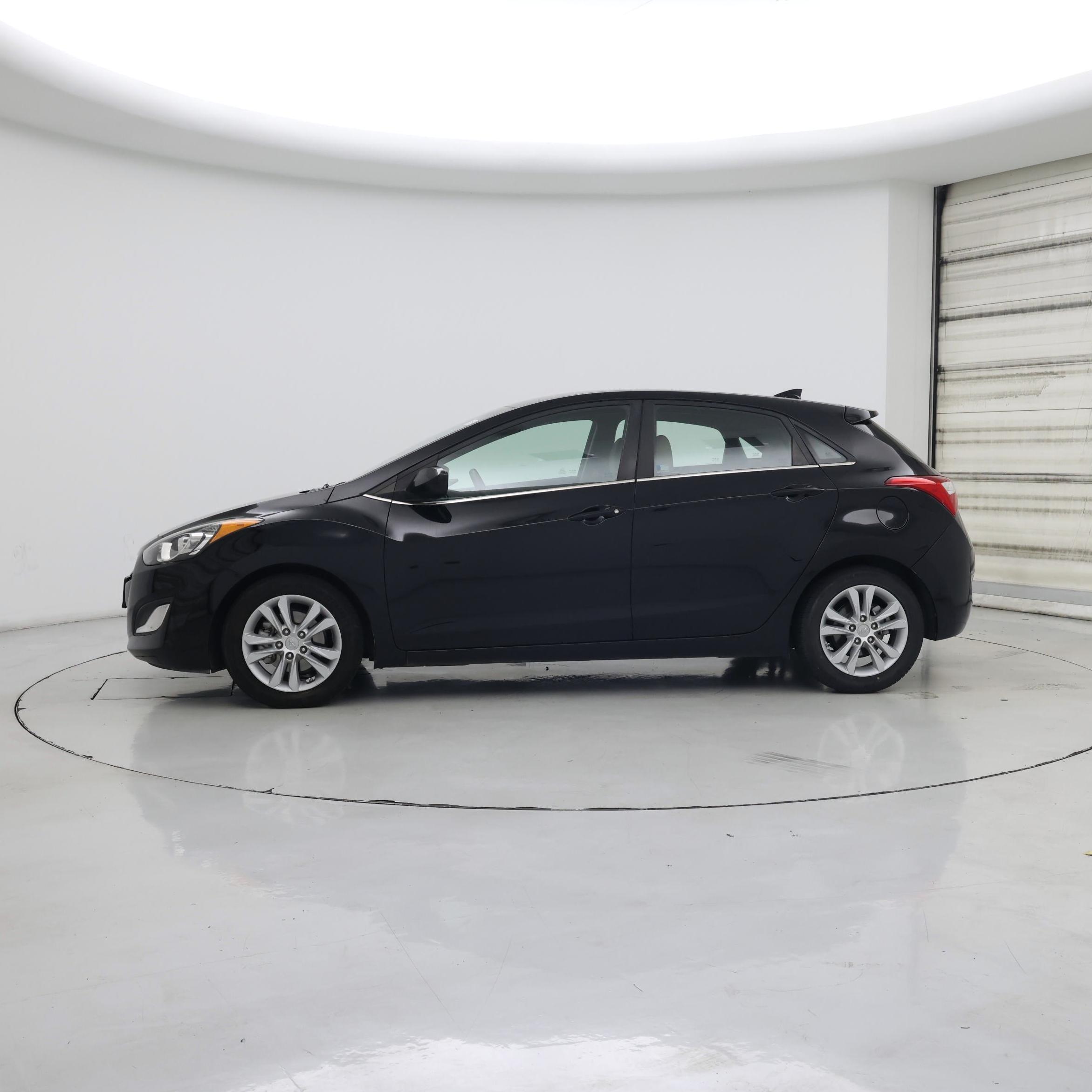 Thumbnail: 2013 Hyundai Elantra - 3