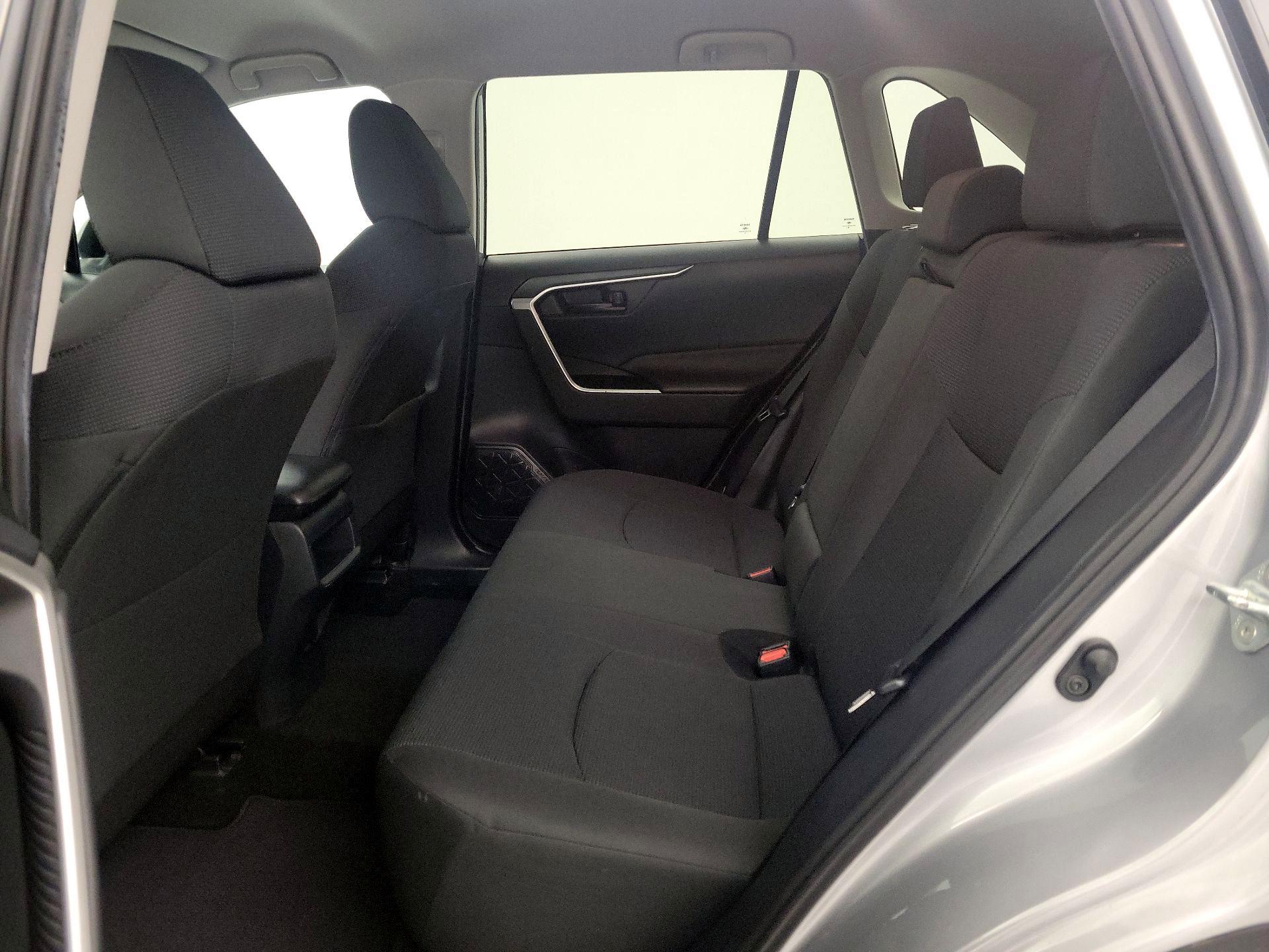 Thumbnail: 2019 Toyota RAV4 - 19