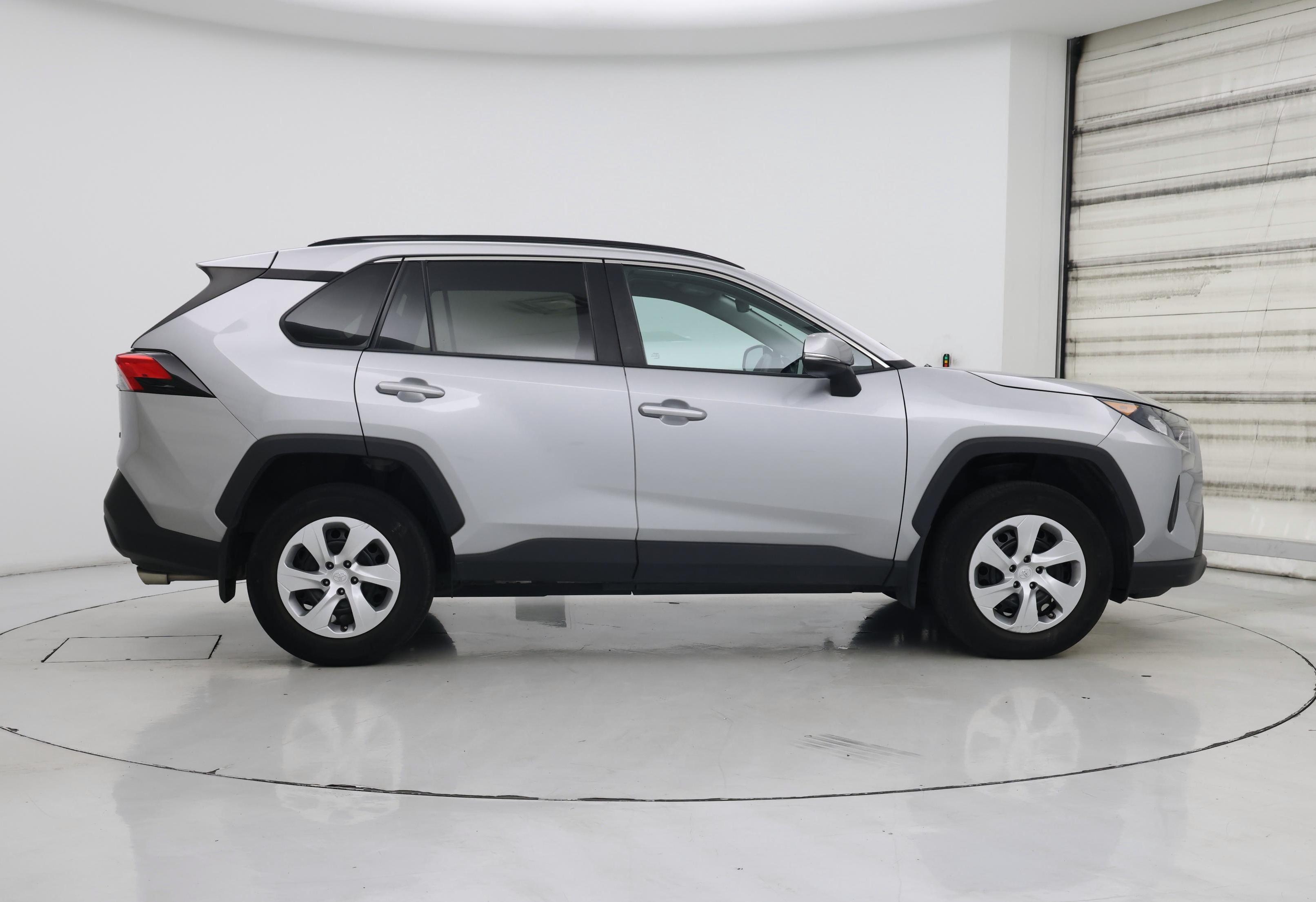 Thumbnail: 2019 Toyota RAV4 - 7