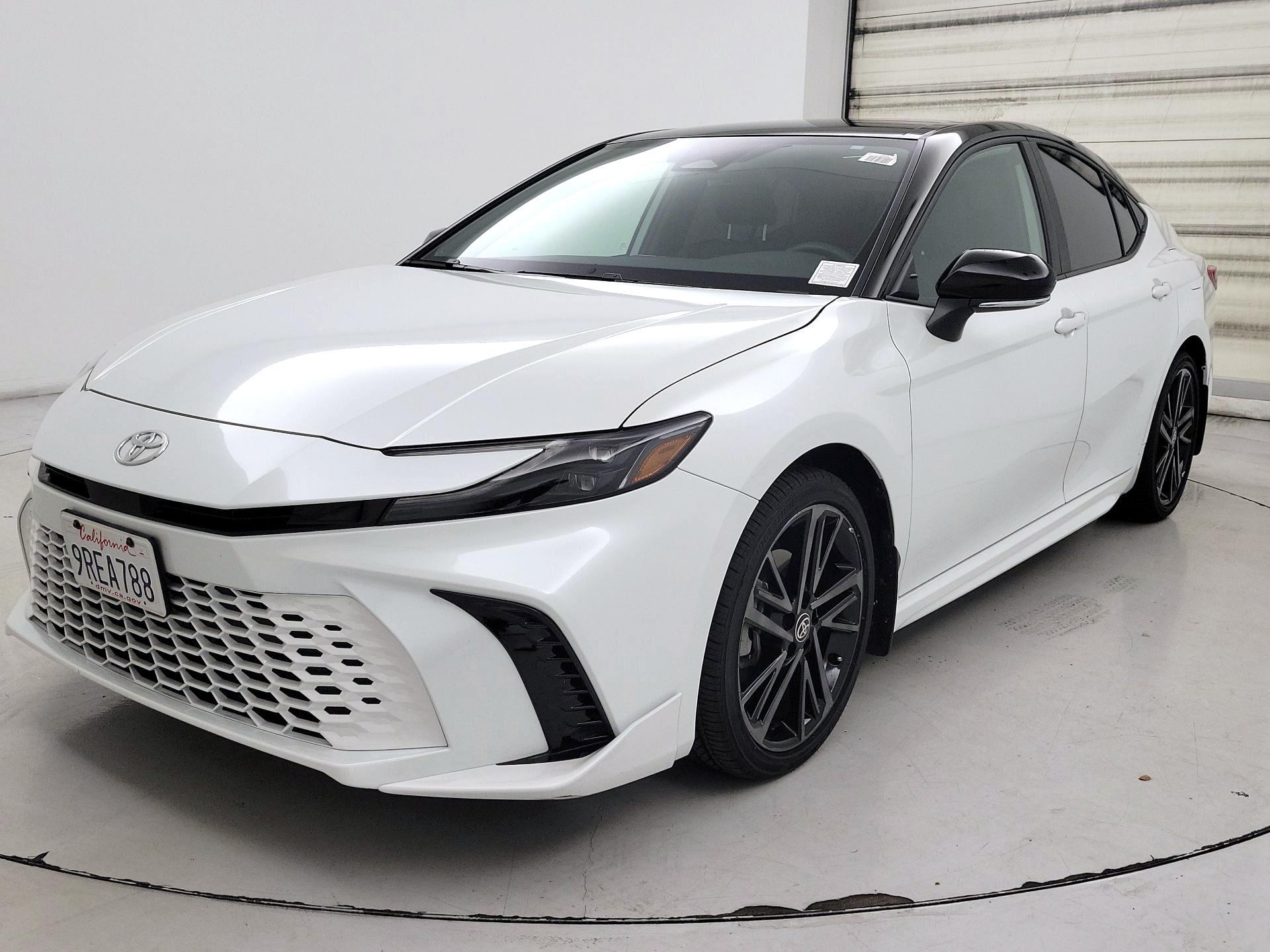 Thumbnail: 2025 Toyota Camry - 3
