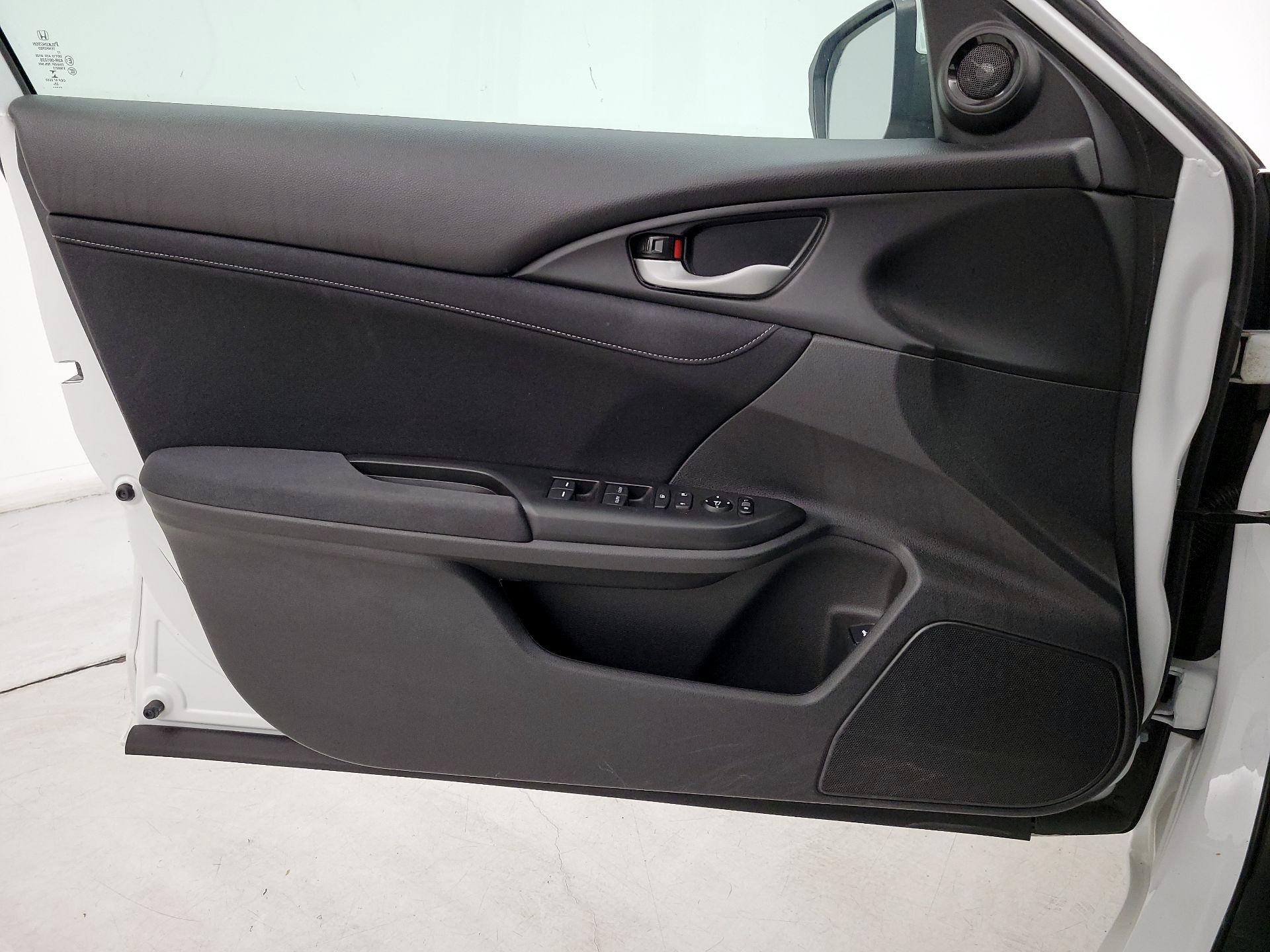 Thumbnail: 2021 Honda Insight - 12