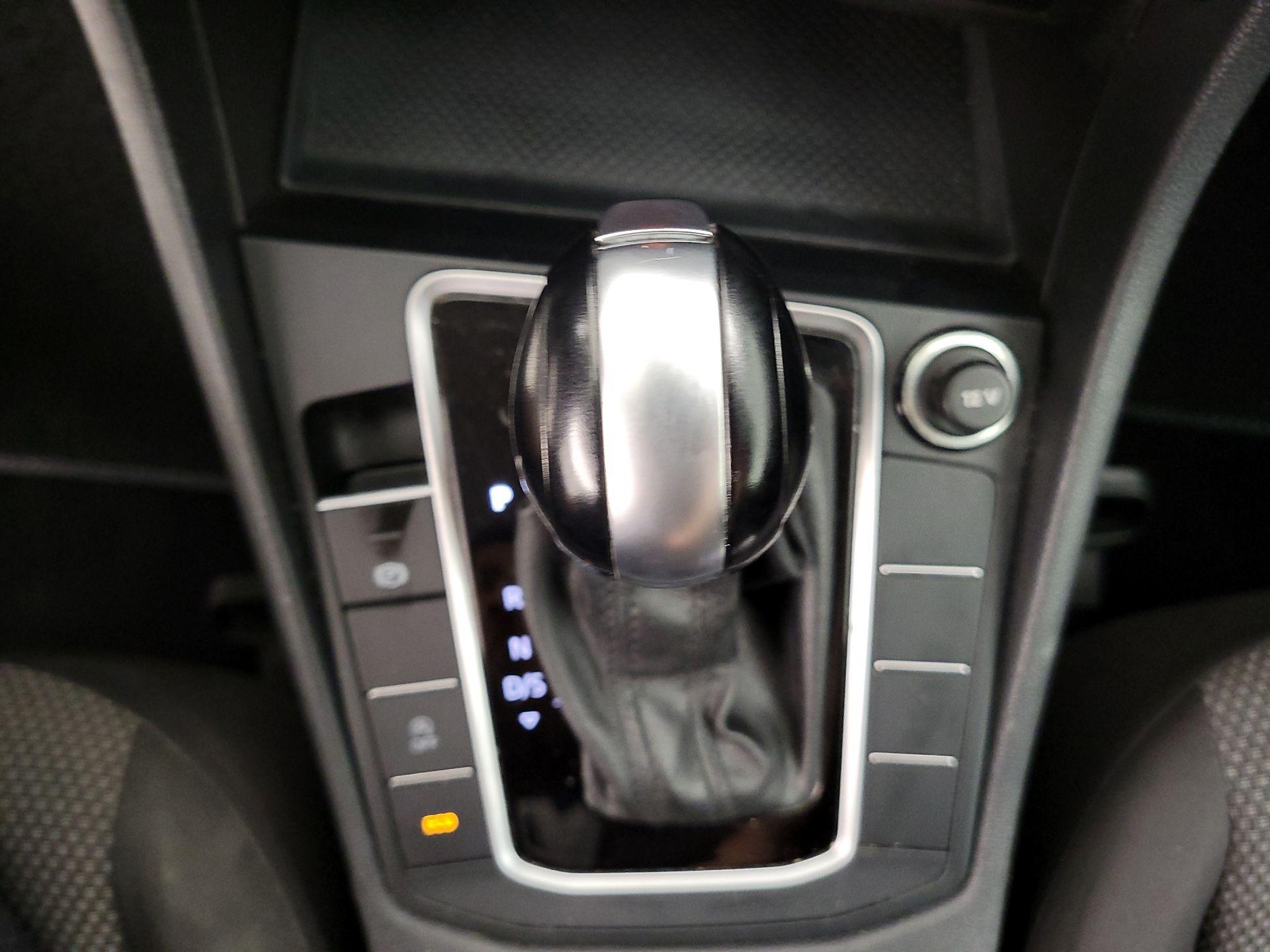 Thumbnail: 2020 Volkswagen Jetta - 17