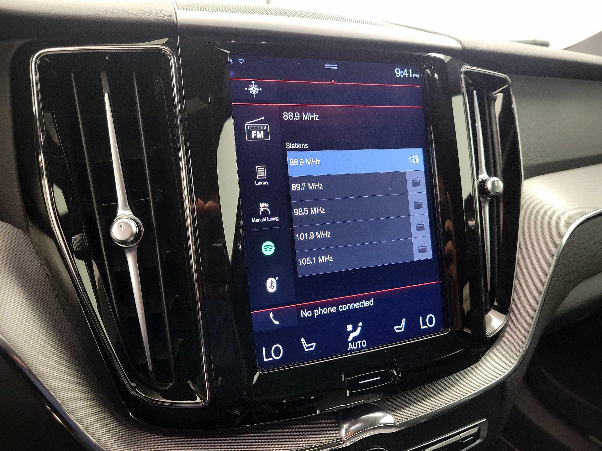 Thumbnail: 2018 Volvo XC60 - 15