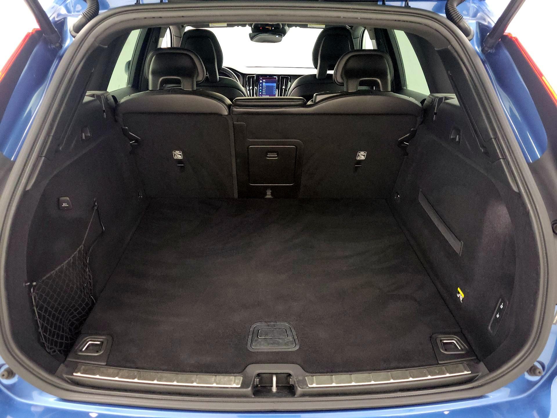 Thumbnail: 2018 Volvo XC60 - 20