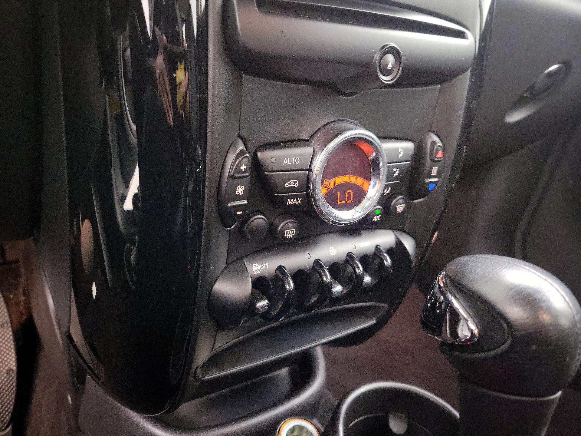 Thumbnail: 2015 MINI Cooper Countryman - 14
