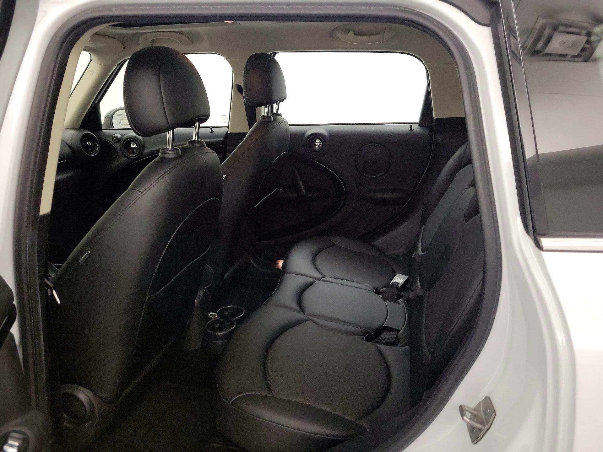Thumbnail: 2015 MINI Cooper Countryman - 18