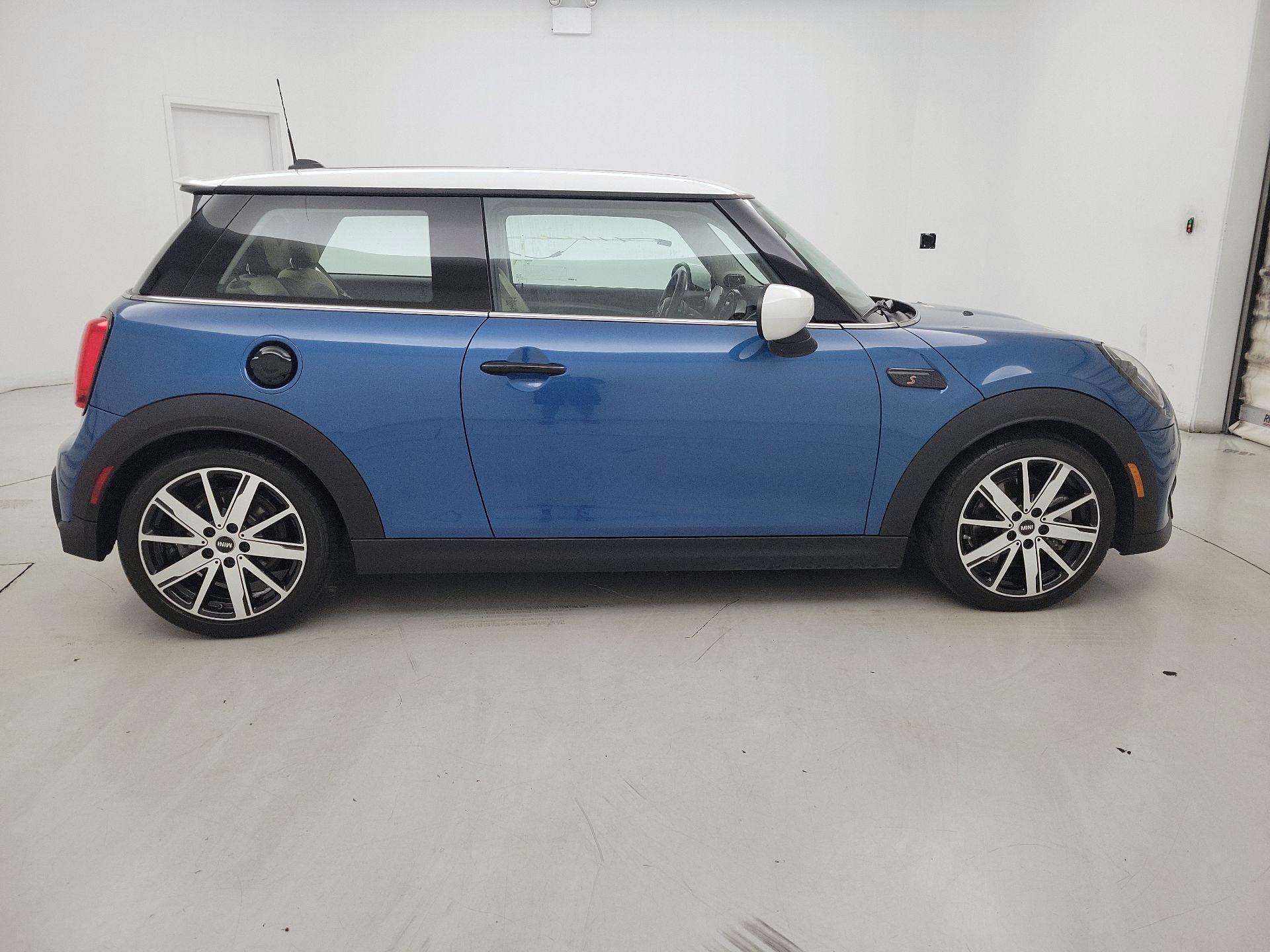 Thumbnail: 2023 MINI Cooper Hardtop - 4