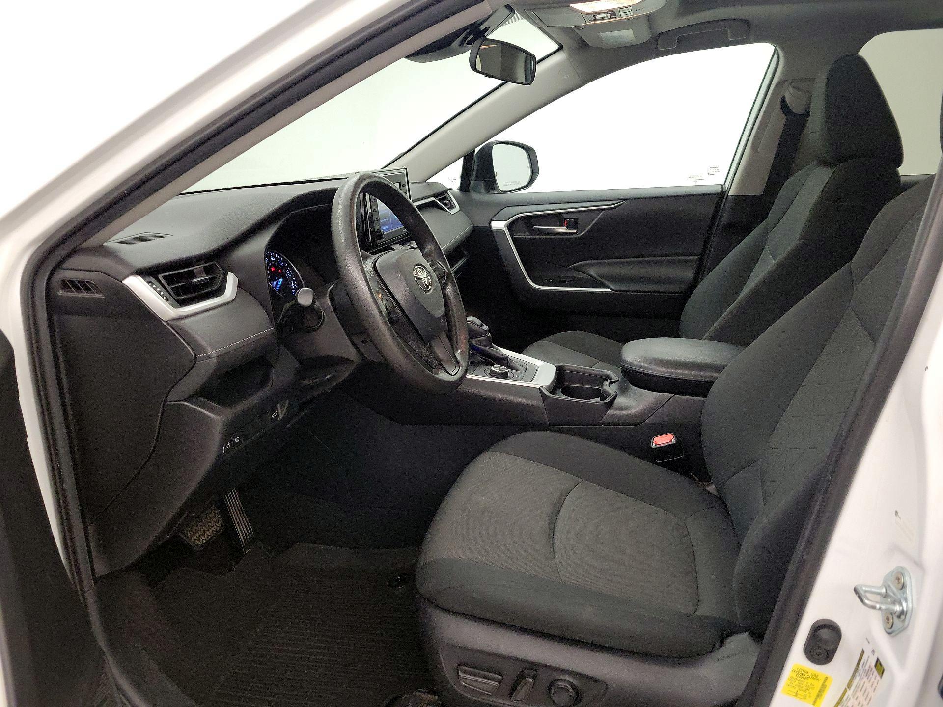 Thumbnail: 2021 Toyota RAV4 - 11