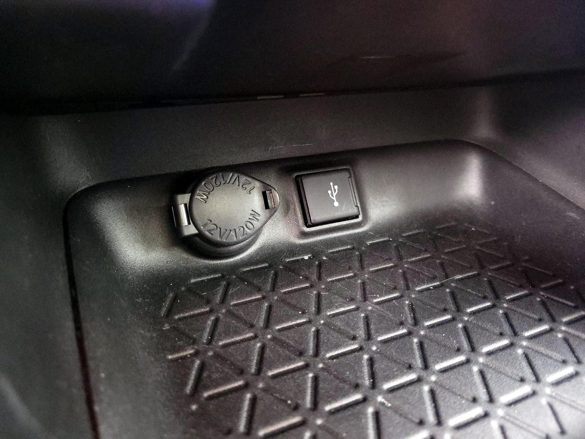 Thumbnail: 2021 Toyota RAV4 - 18