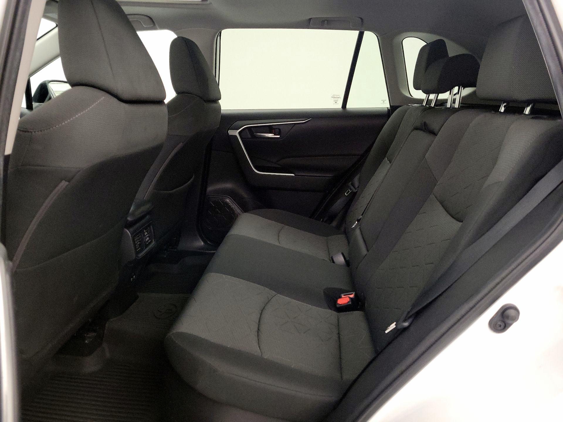 Thumbnail: 2021 Toyota RAV4 - 20