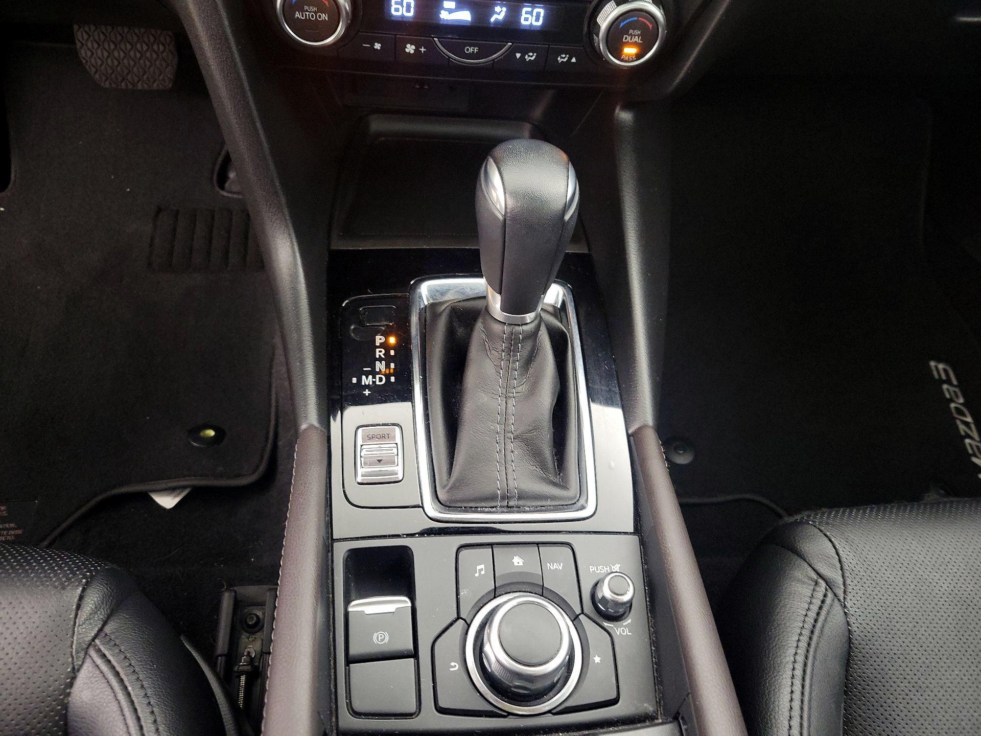 Thumbnail: 2017 Mazda Mazda3 - 16