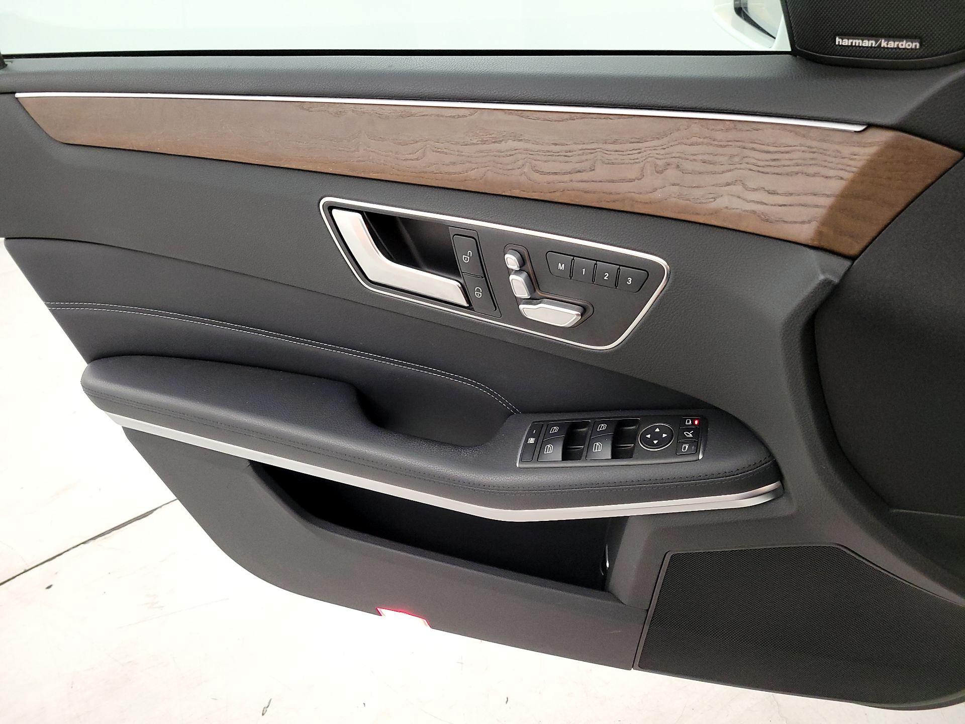 Thumbnail: 2016 Mercedes-Benz E-Class - 12