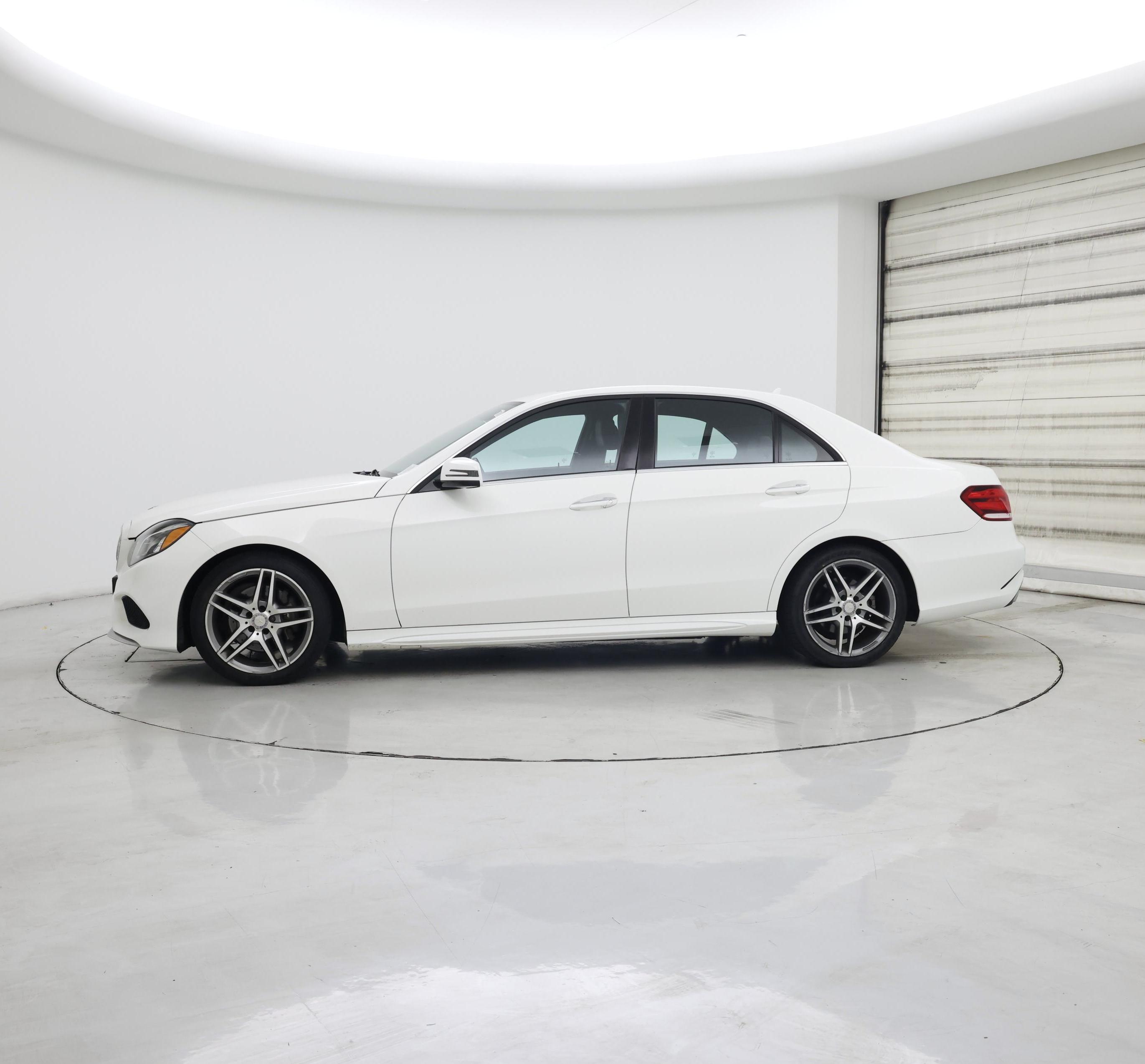 Thumbnail: 2016 Mercedes-Benz E-Class - 3