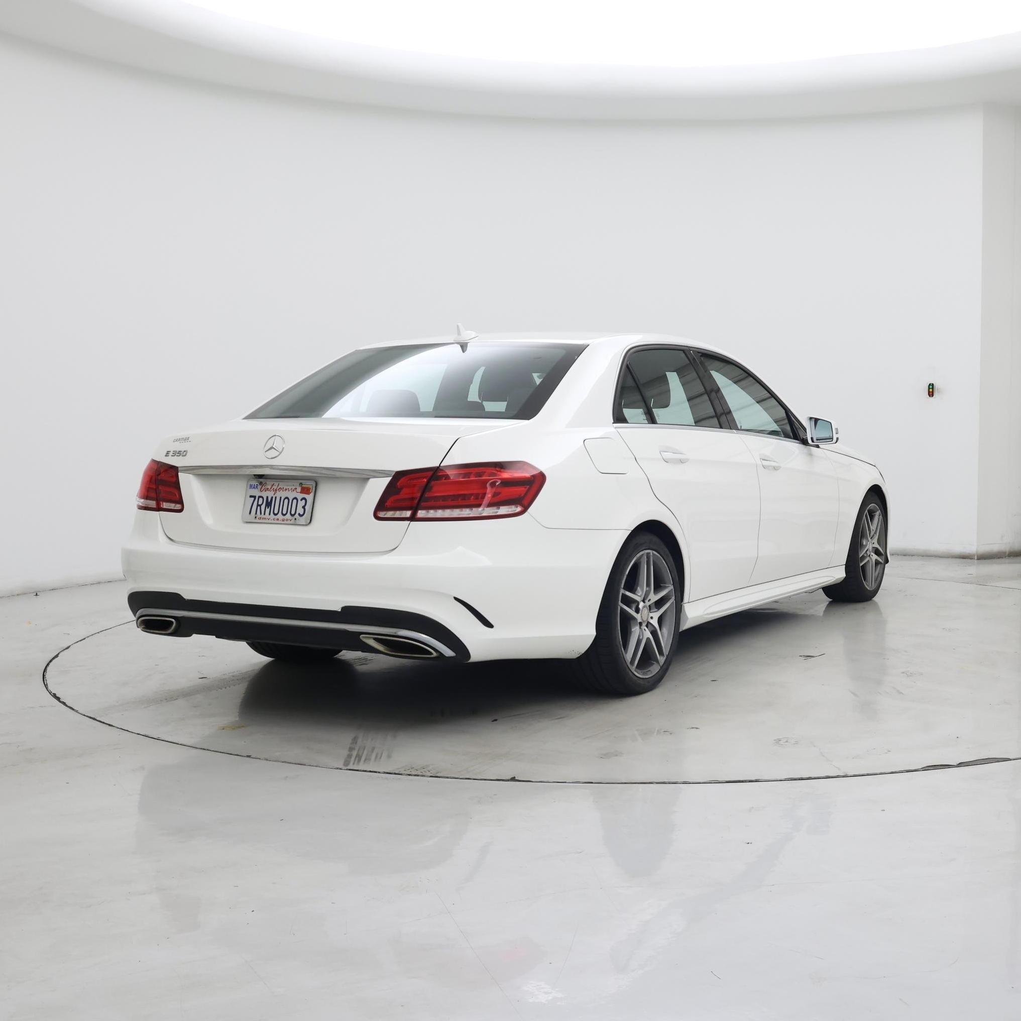 Thumbnail: 2016 Mercedes-Benz E-Class - 8