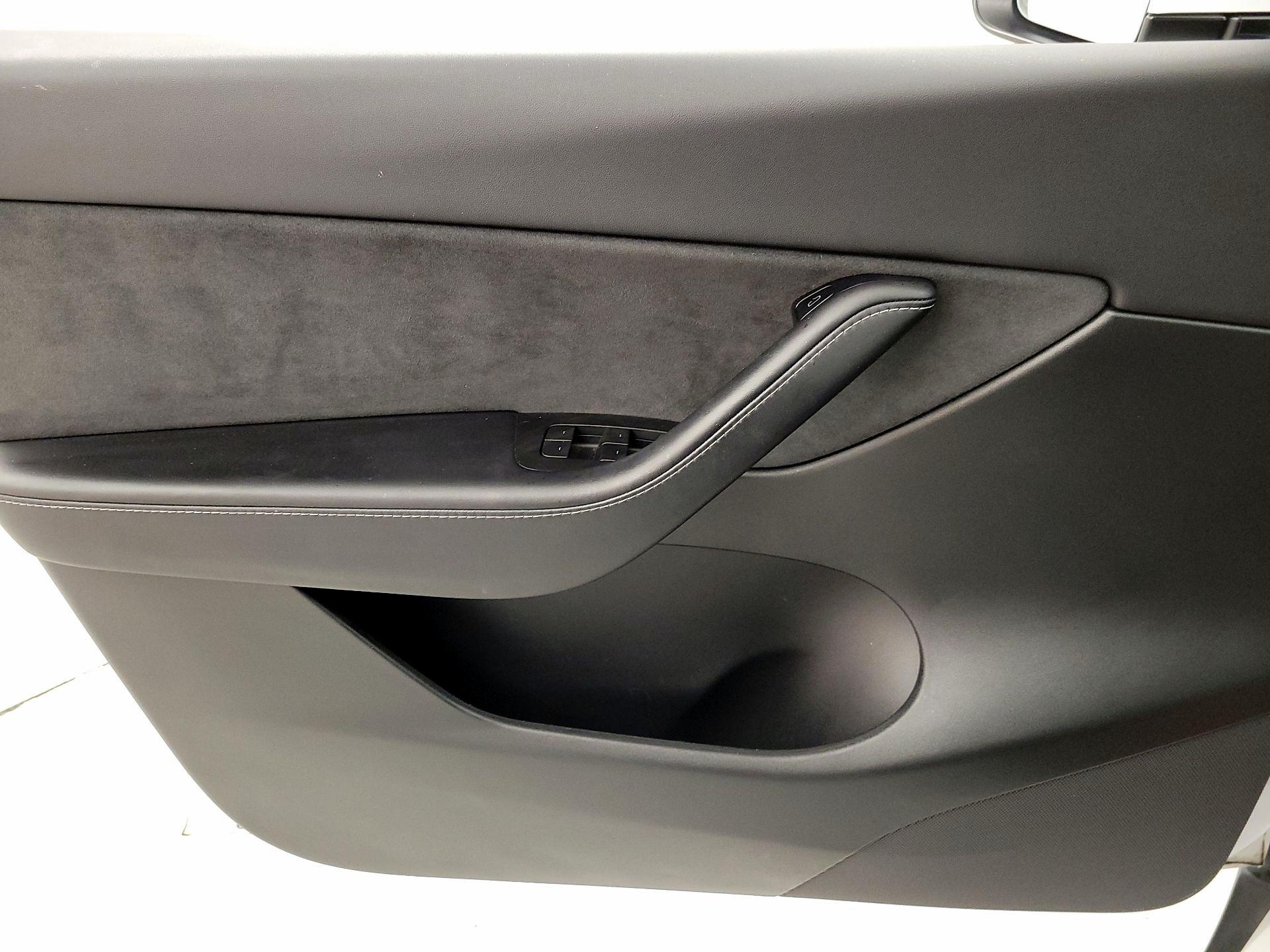 Thumbnail: 2021 Tesla Model Y - 12