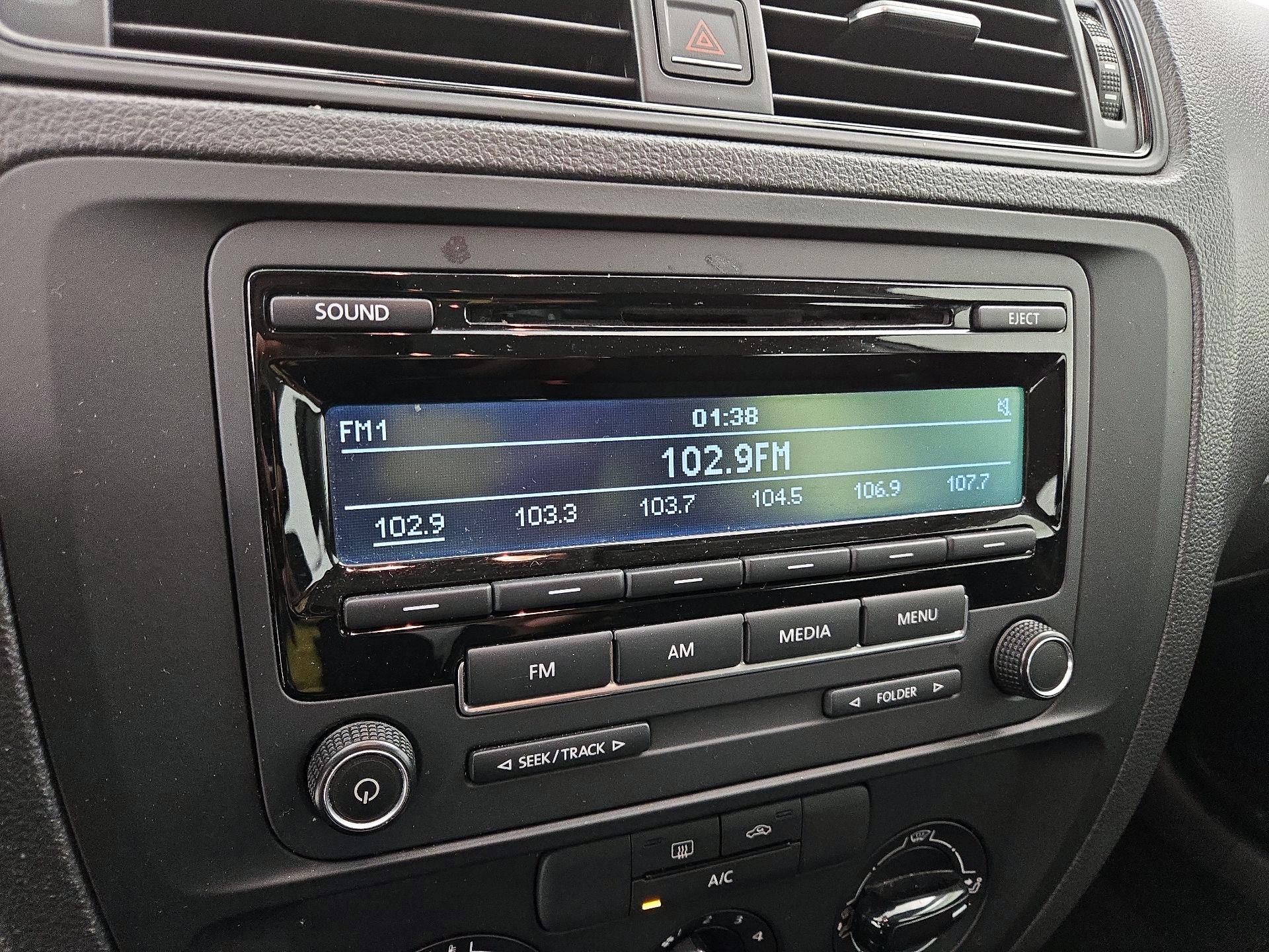 Thumbnail: 2015 Volkswagen Jetta - 12