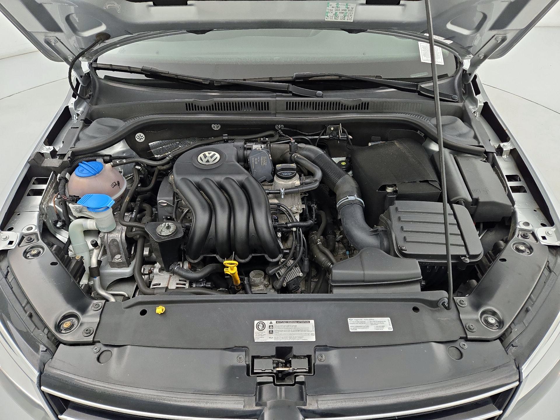 Thumbnail: 2015 Volkswagen Jetta - 17