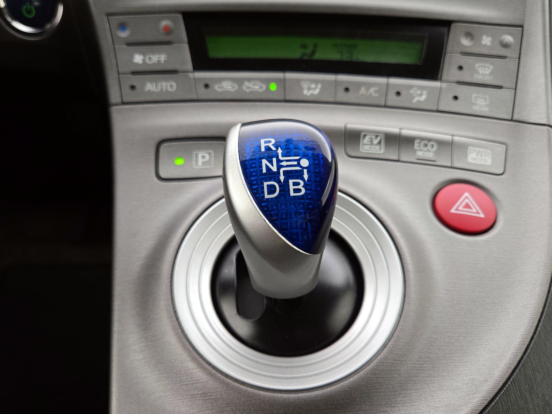 Thumbnail: 2014 Toyota Prius - 16