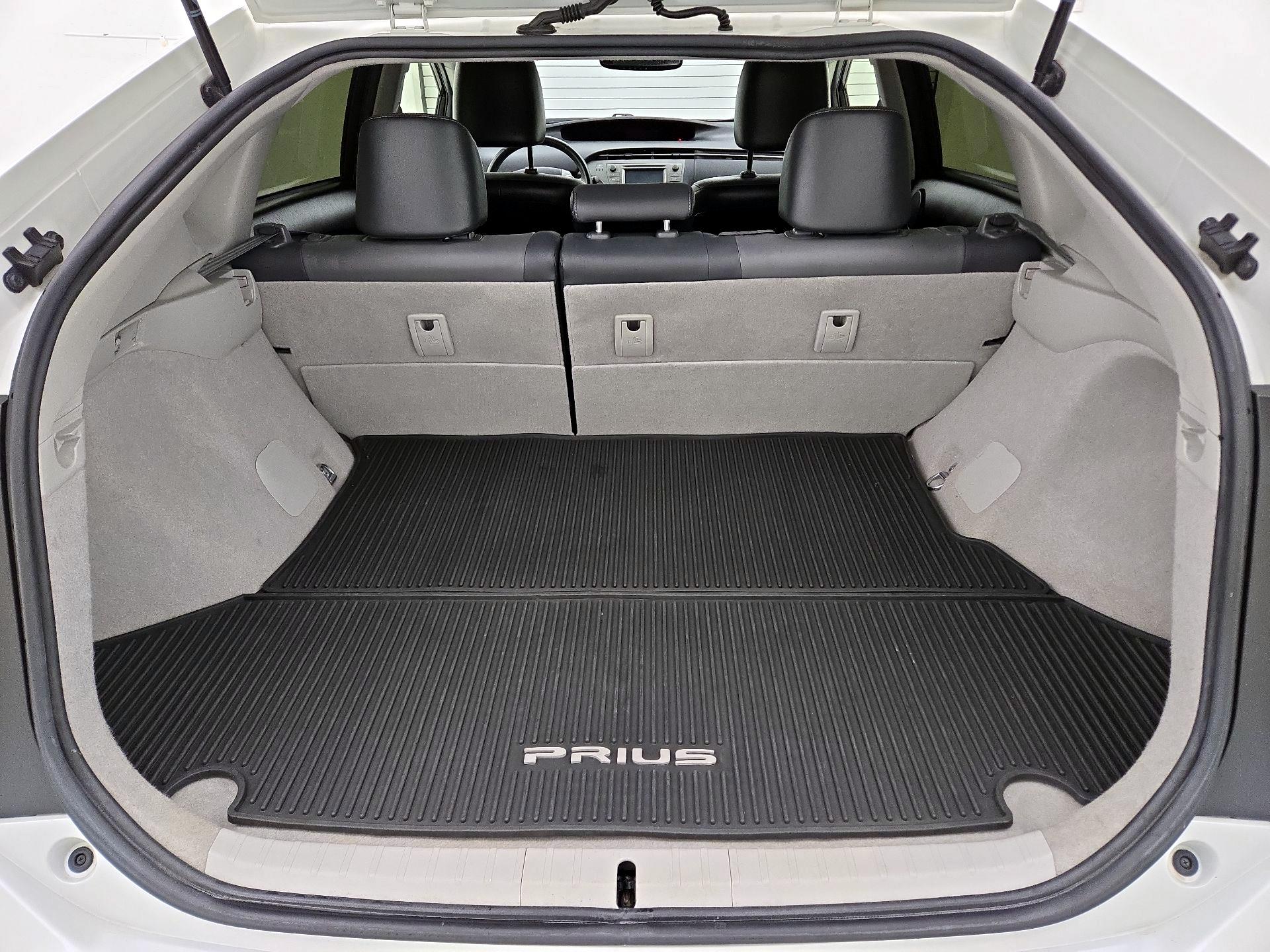 Thumbnail: 2014 Toyota Prius - 19
