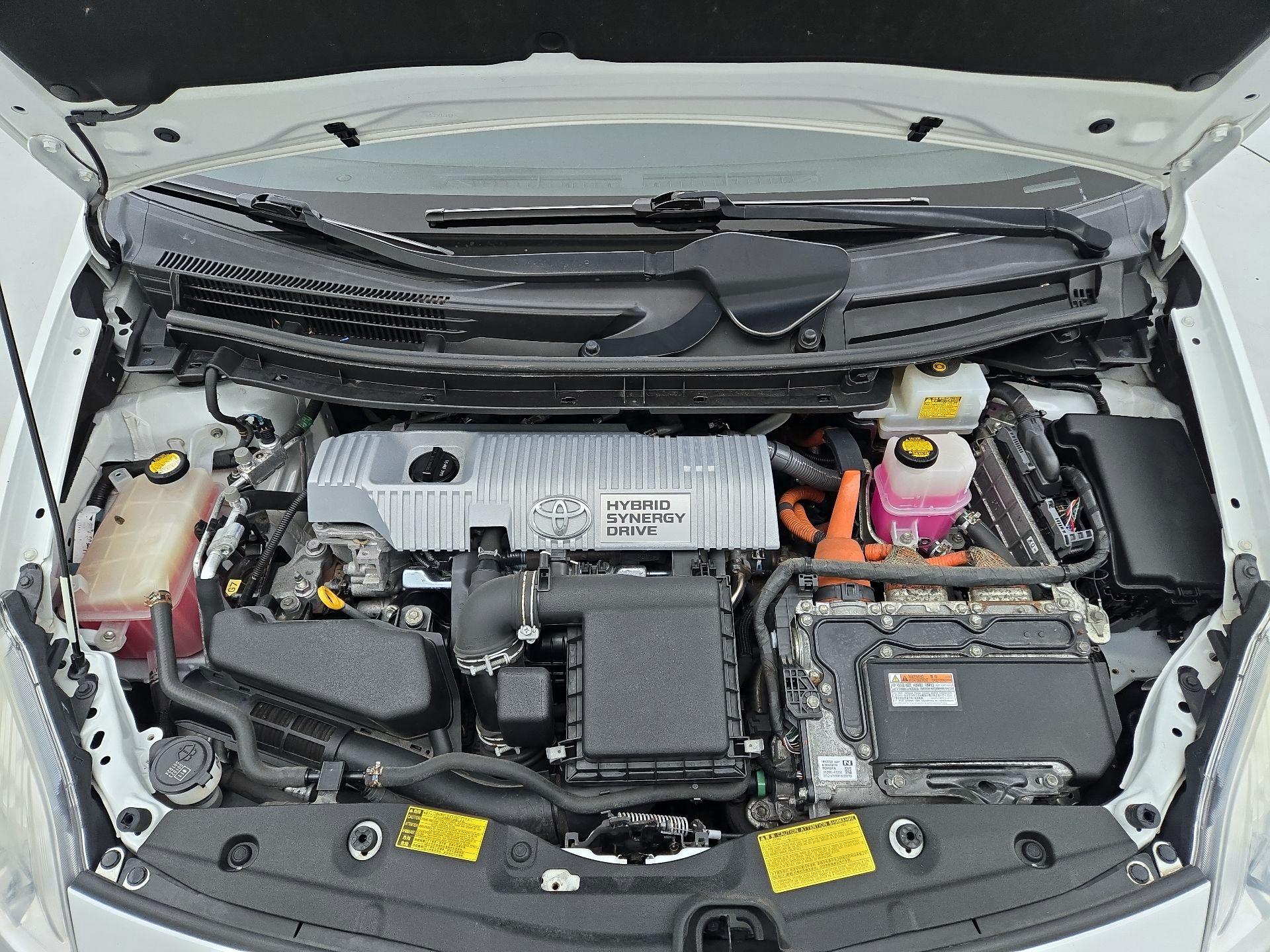 Thumbnail: 2014 Toyota Prius - 20