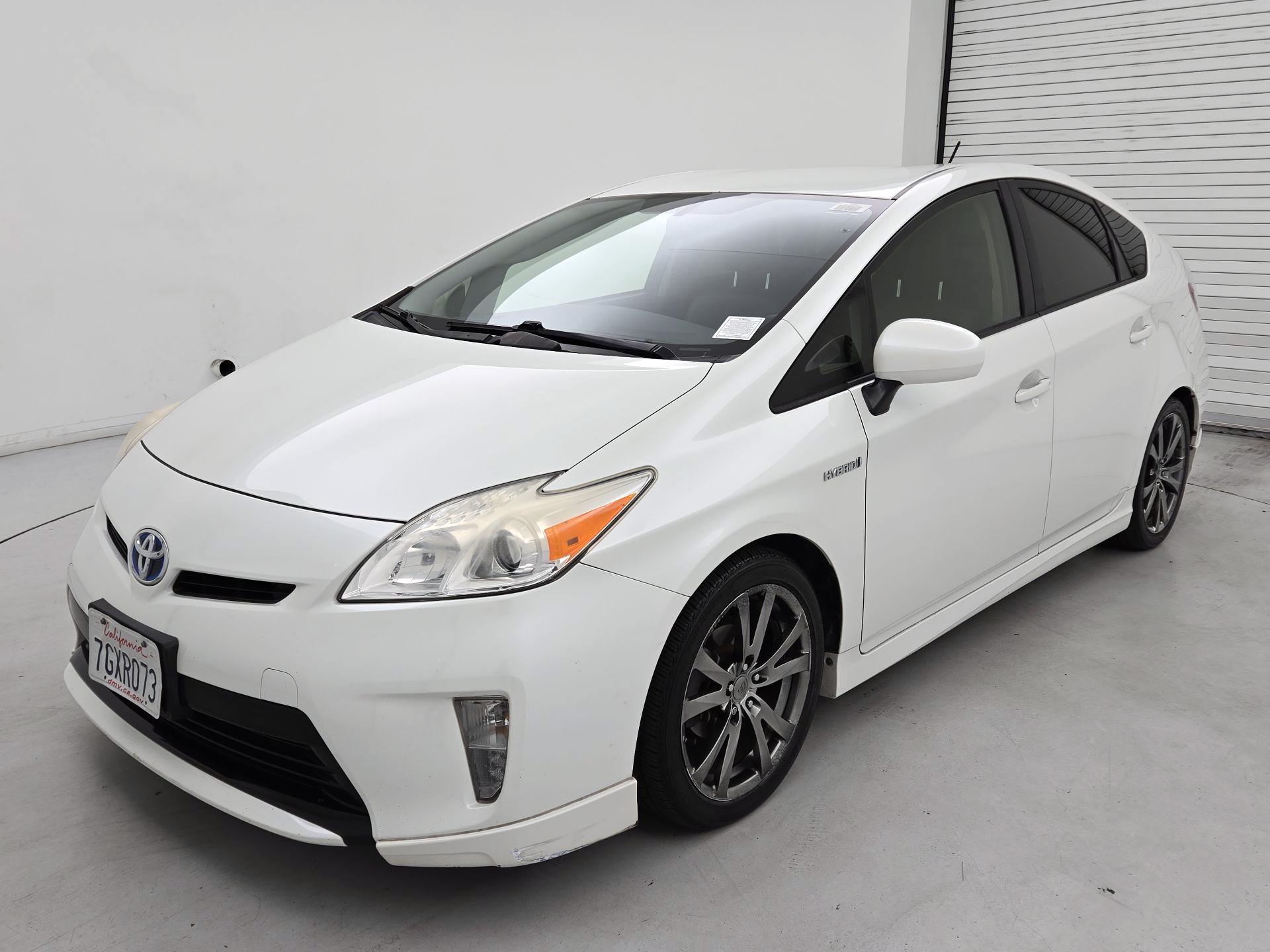 Thumbnail: 2014 Toyota Prius - 3