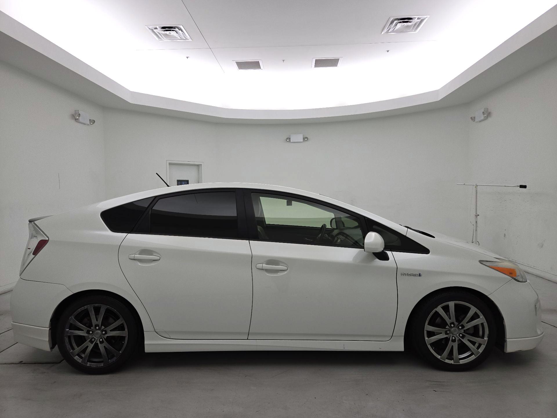 Thumbnail: 2014 Toyota Prius - 4
