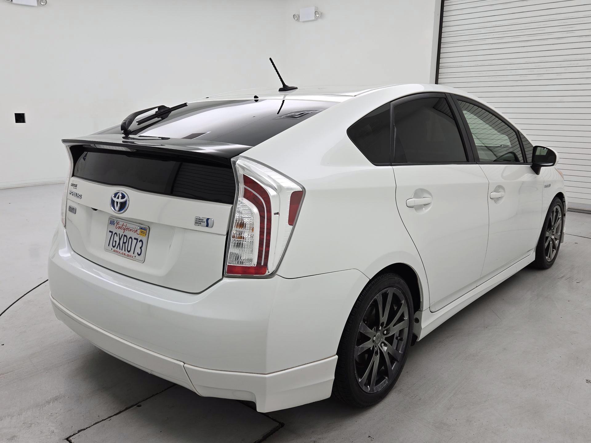 Thumbnail: 2014 Toyota Prius - 5