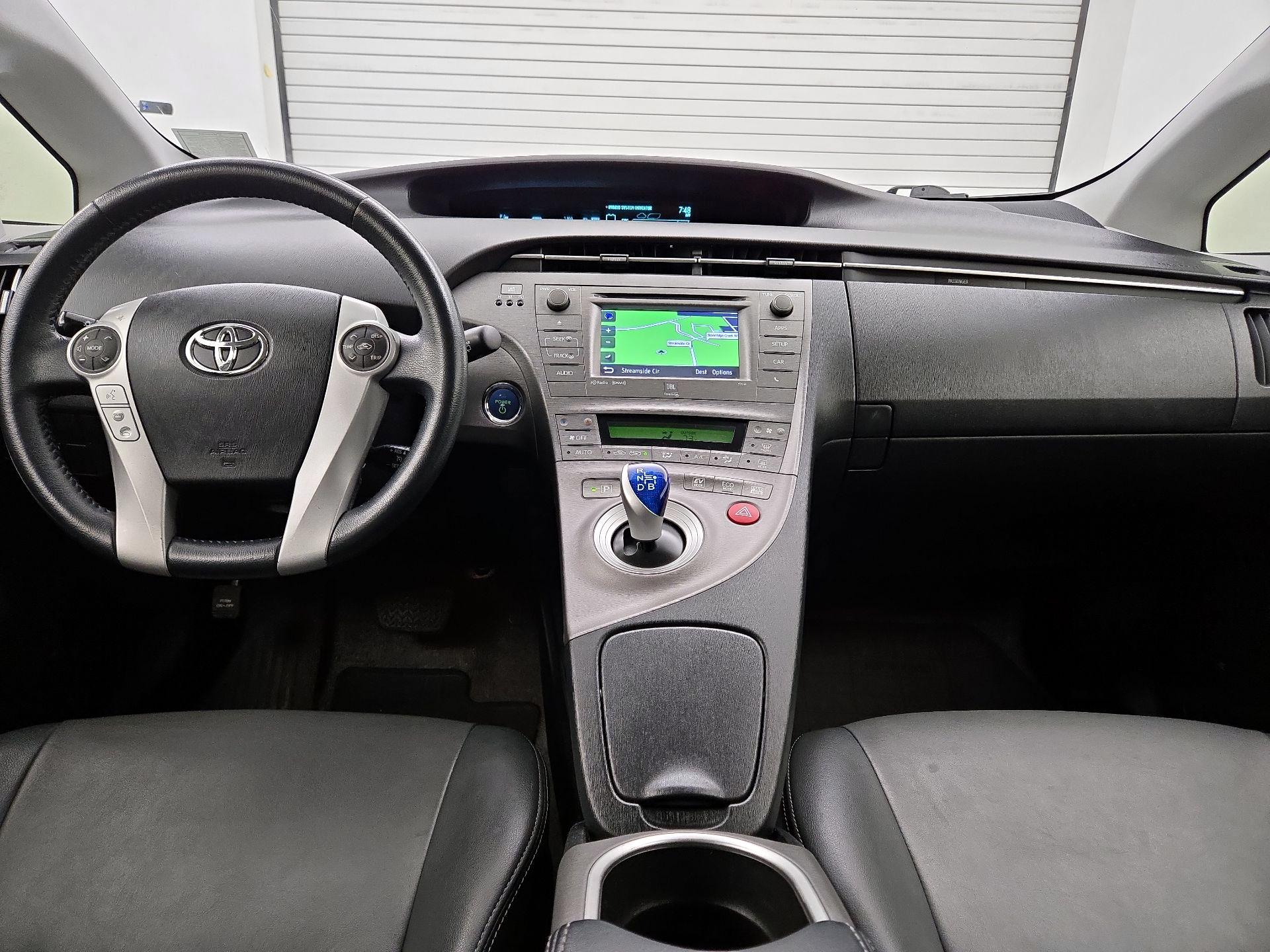 Thumbnail: 2014 Toyota Prius - 8