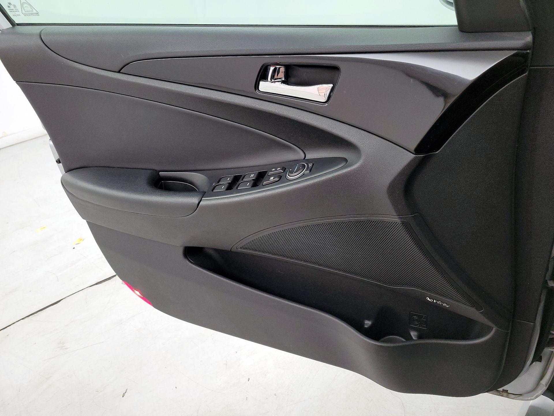 Thumbnail: 2014 Hyundai Sonata - 12