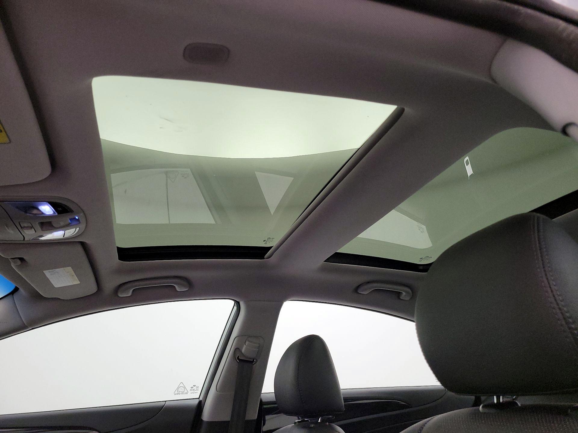 Thumbnail: 2014 Hyundai Sonata - 17