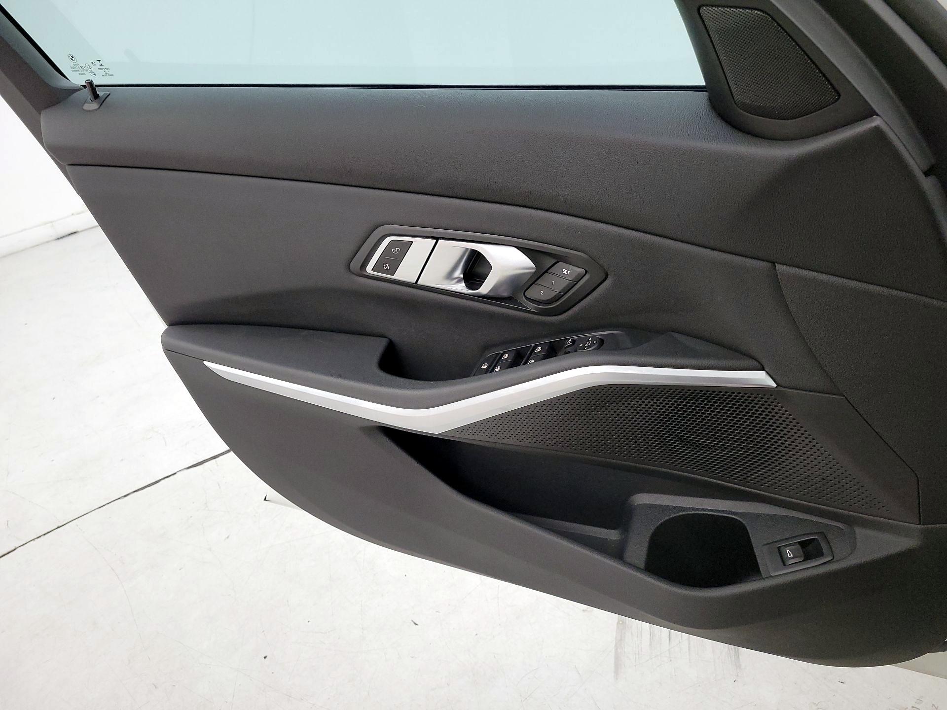 Thumbnail: 2020 BMW 3 Series - 12