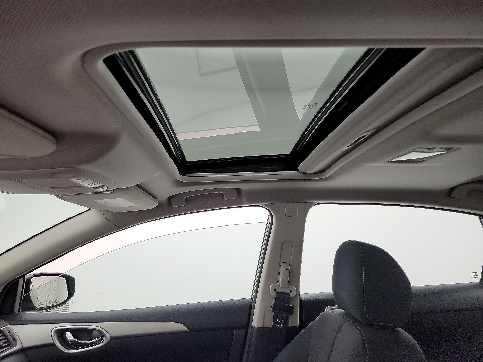 Thumbnail: 2015 Nissan Sentra - 20