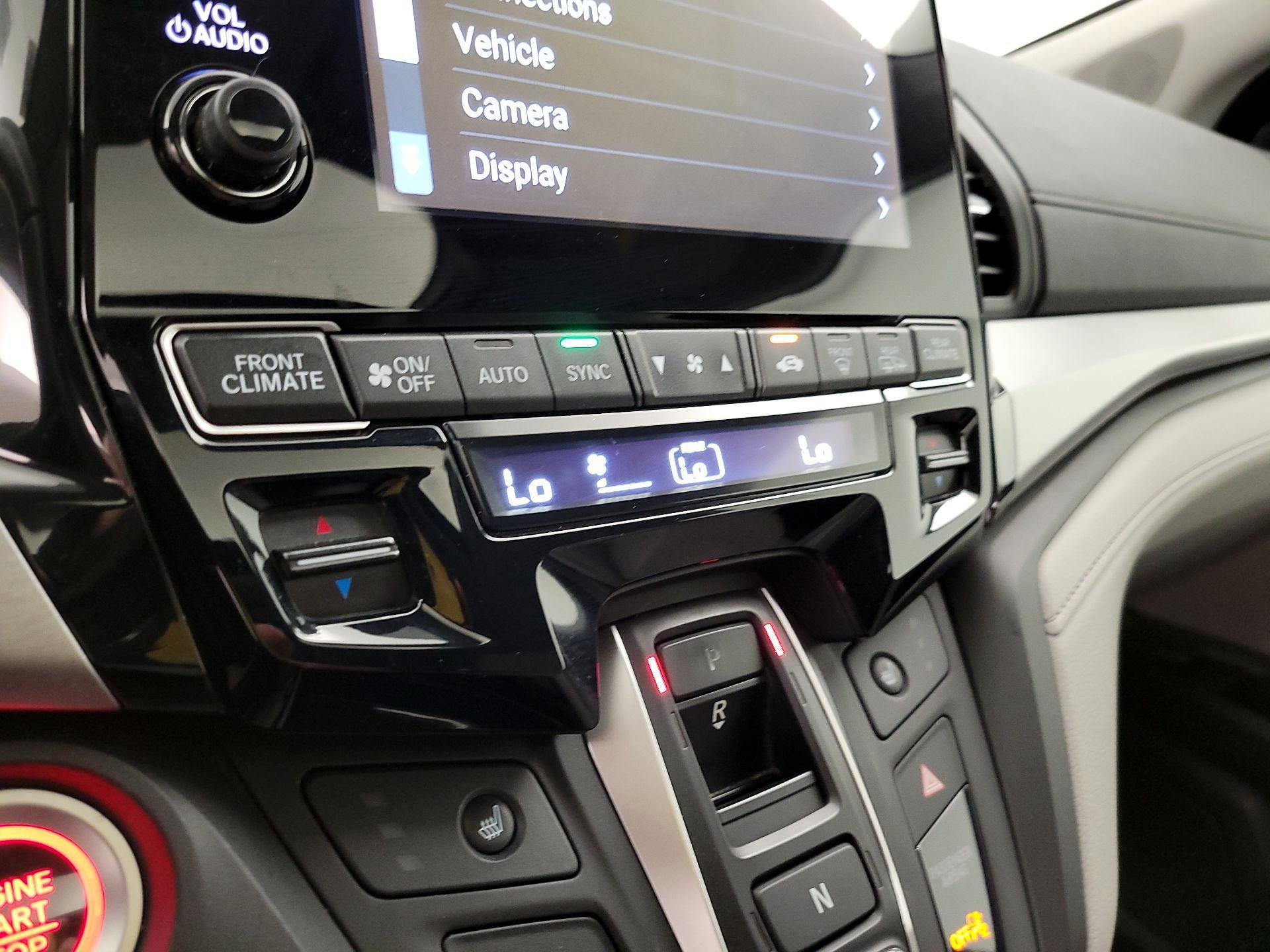 Thumbnail: 2019 Honda Odyssey - 15