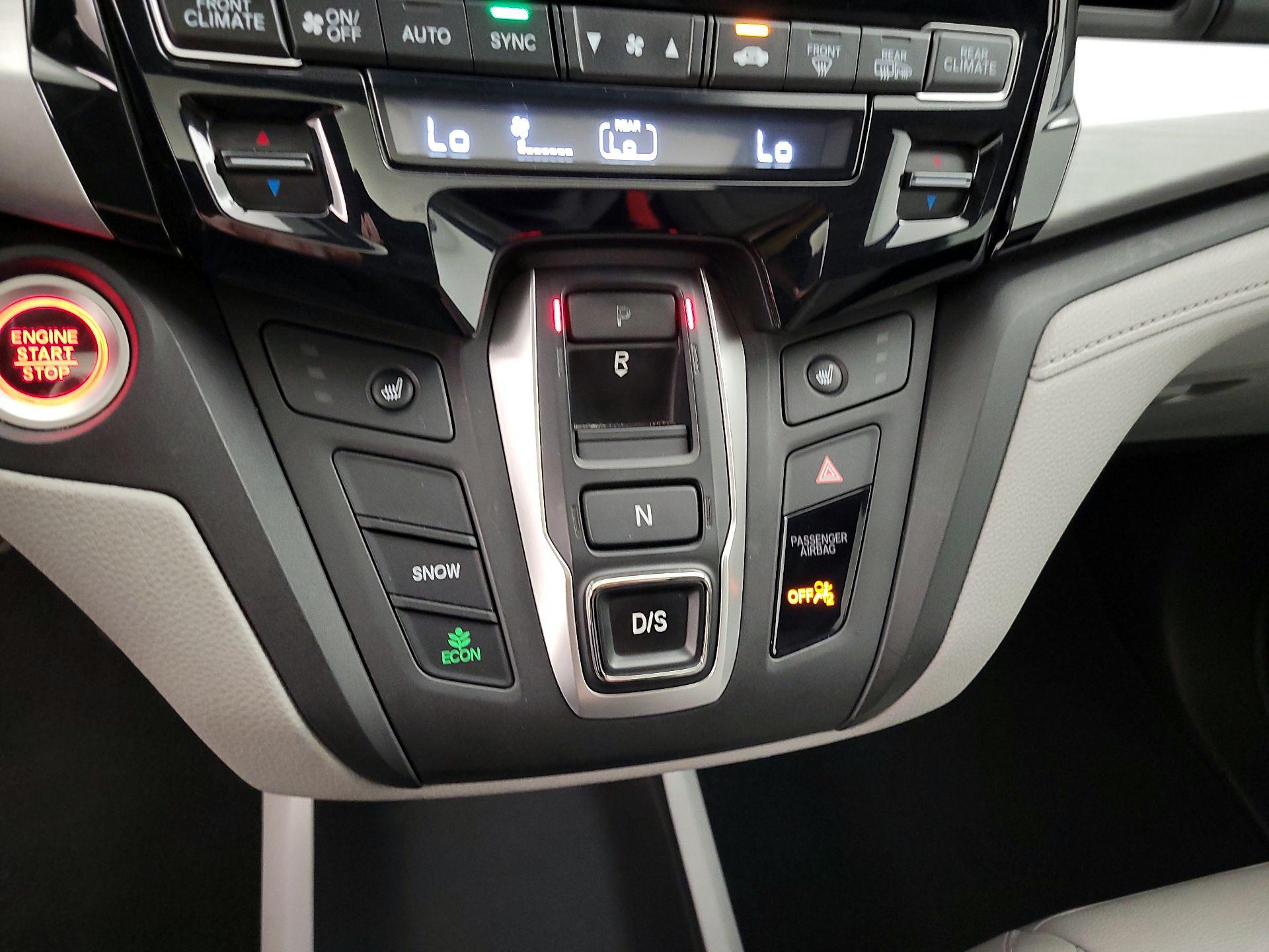 Thumbnail: 2019 Honda Odyssey - 16