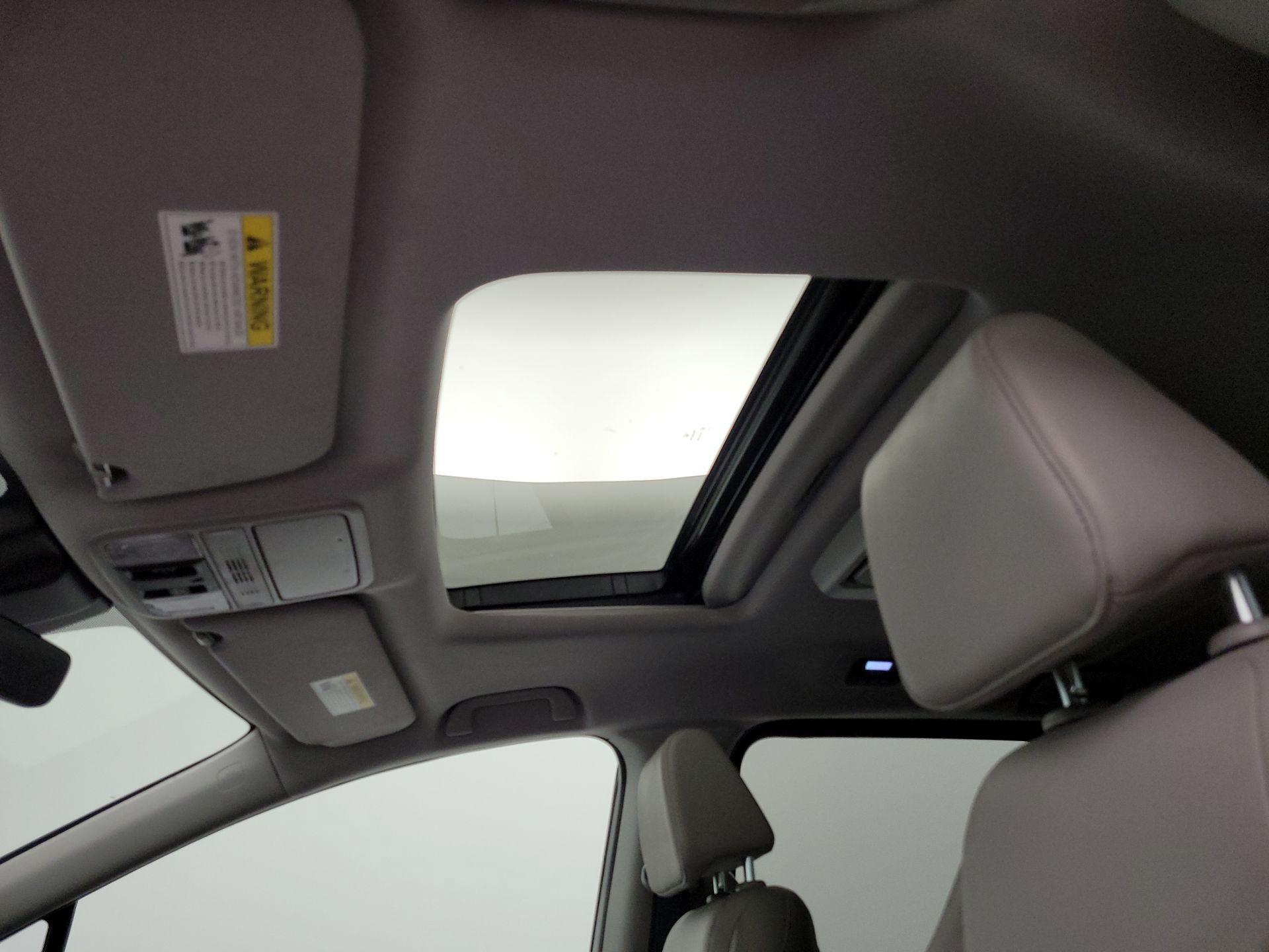 Thumbnail: 2019 Honda Odyssey - 17